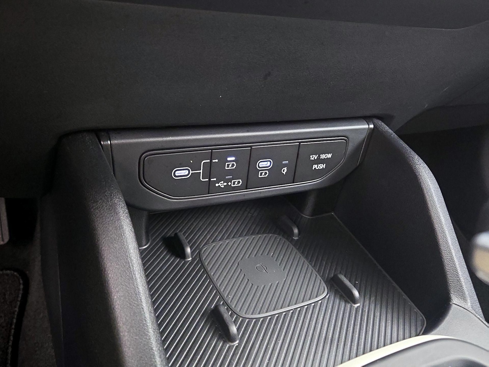 2025 Kia K4 GT-Line - Photo 20