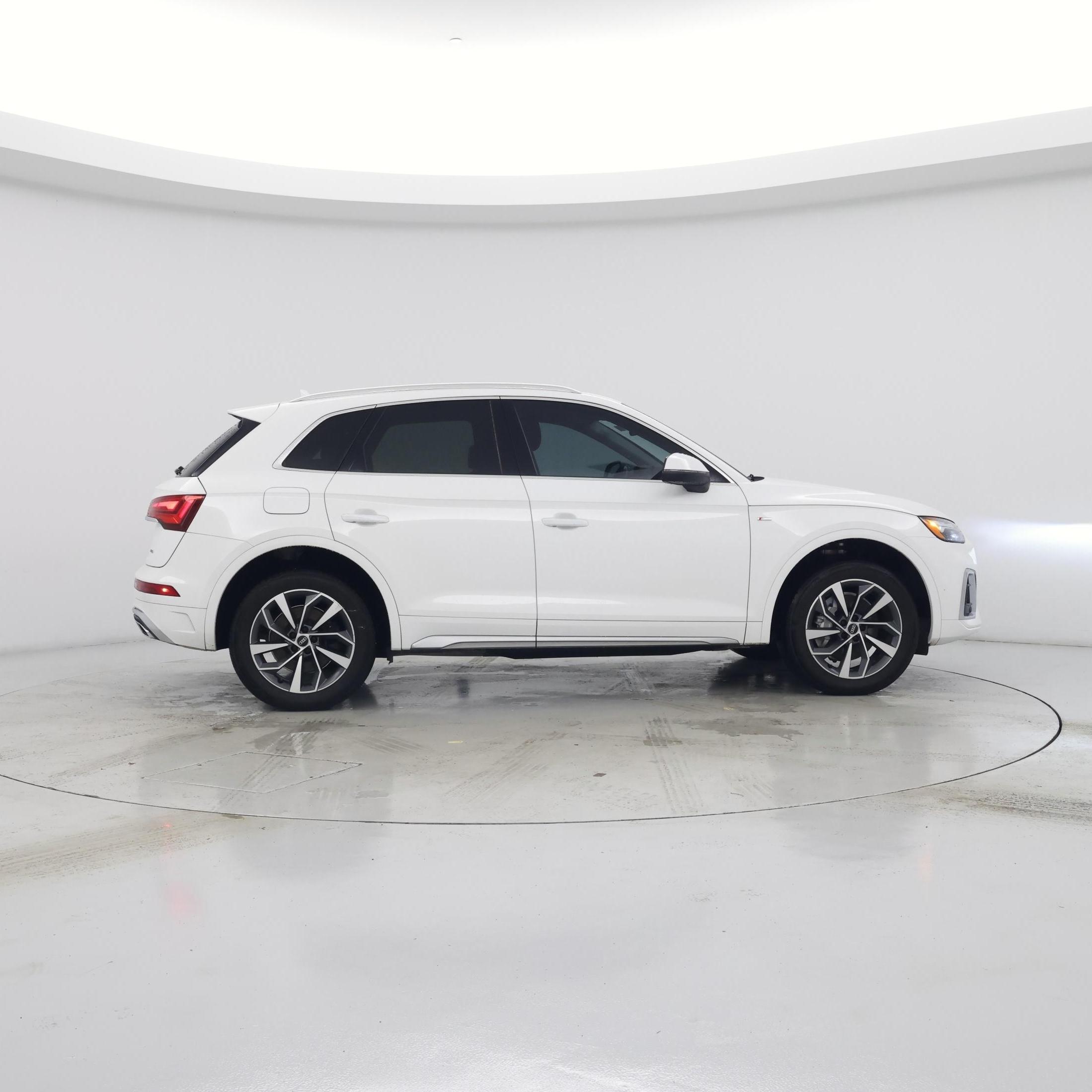 Thumbnail: 2023 Audi Q5 - 7