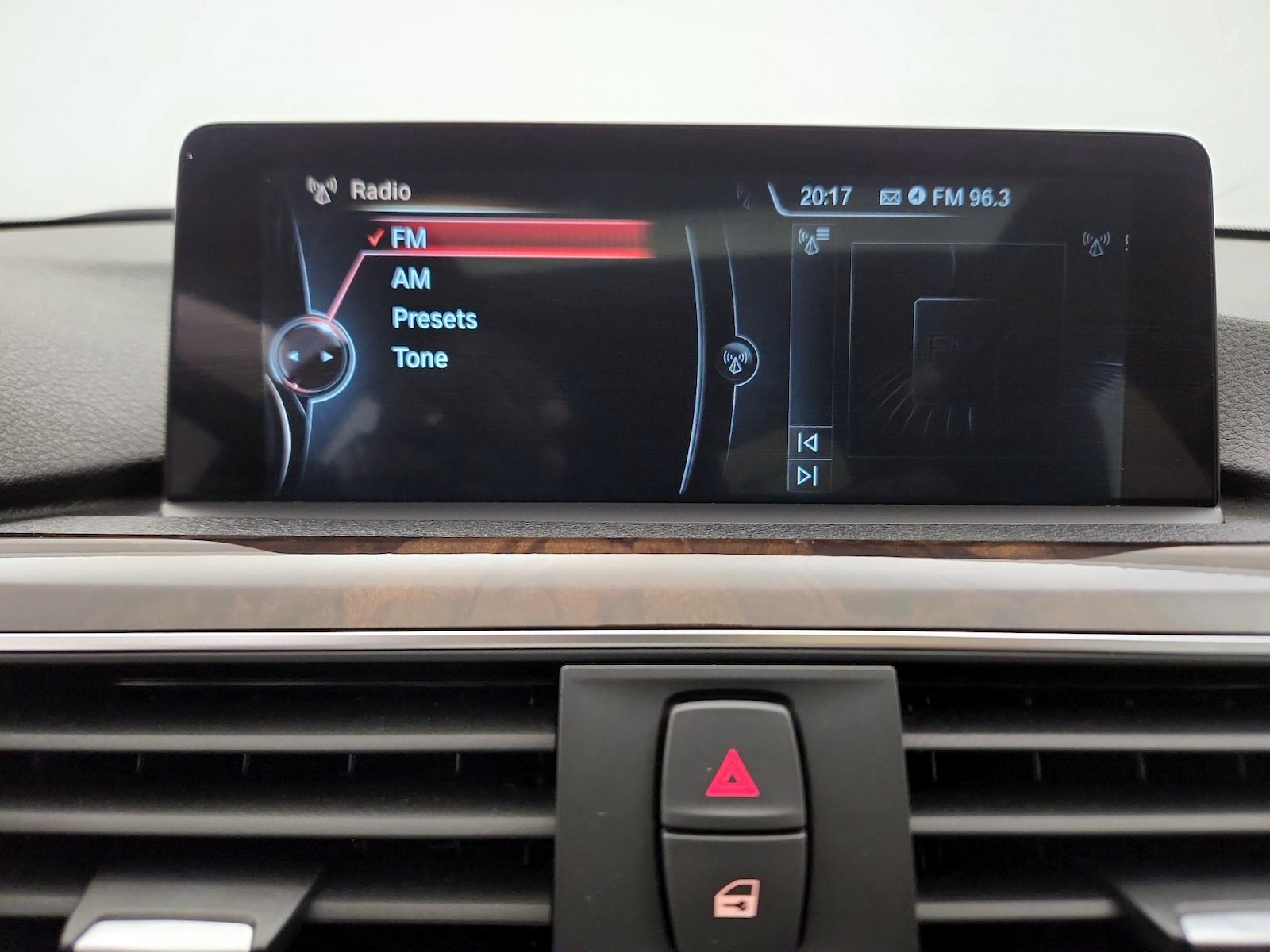 2016 BMW 3 Series 320i - Photo 17