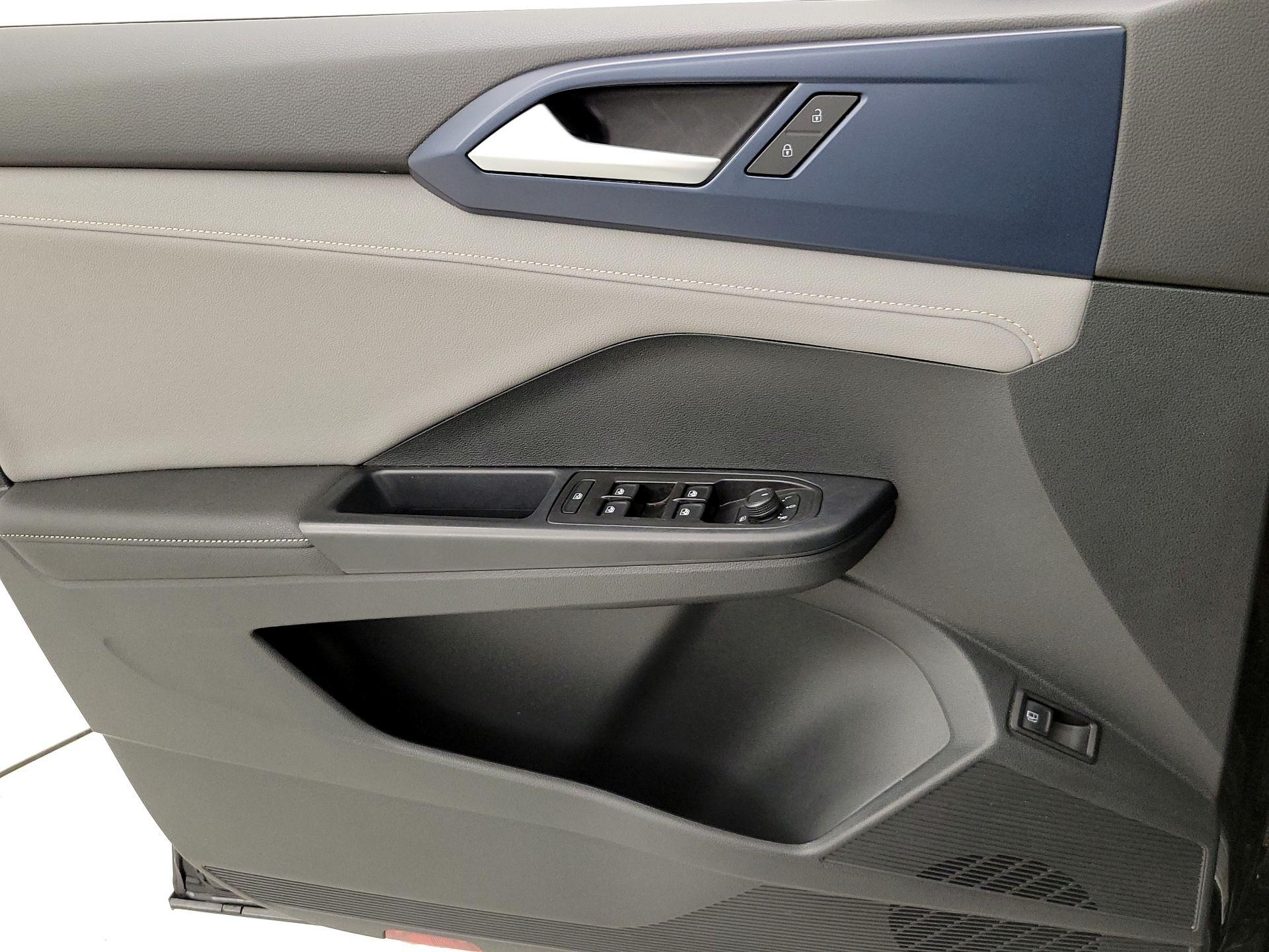 Thumbnail: 2024 Volkswagen Taos - 12