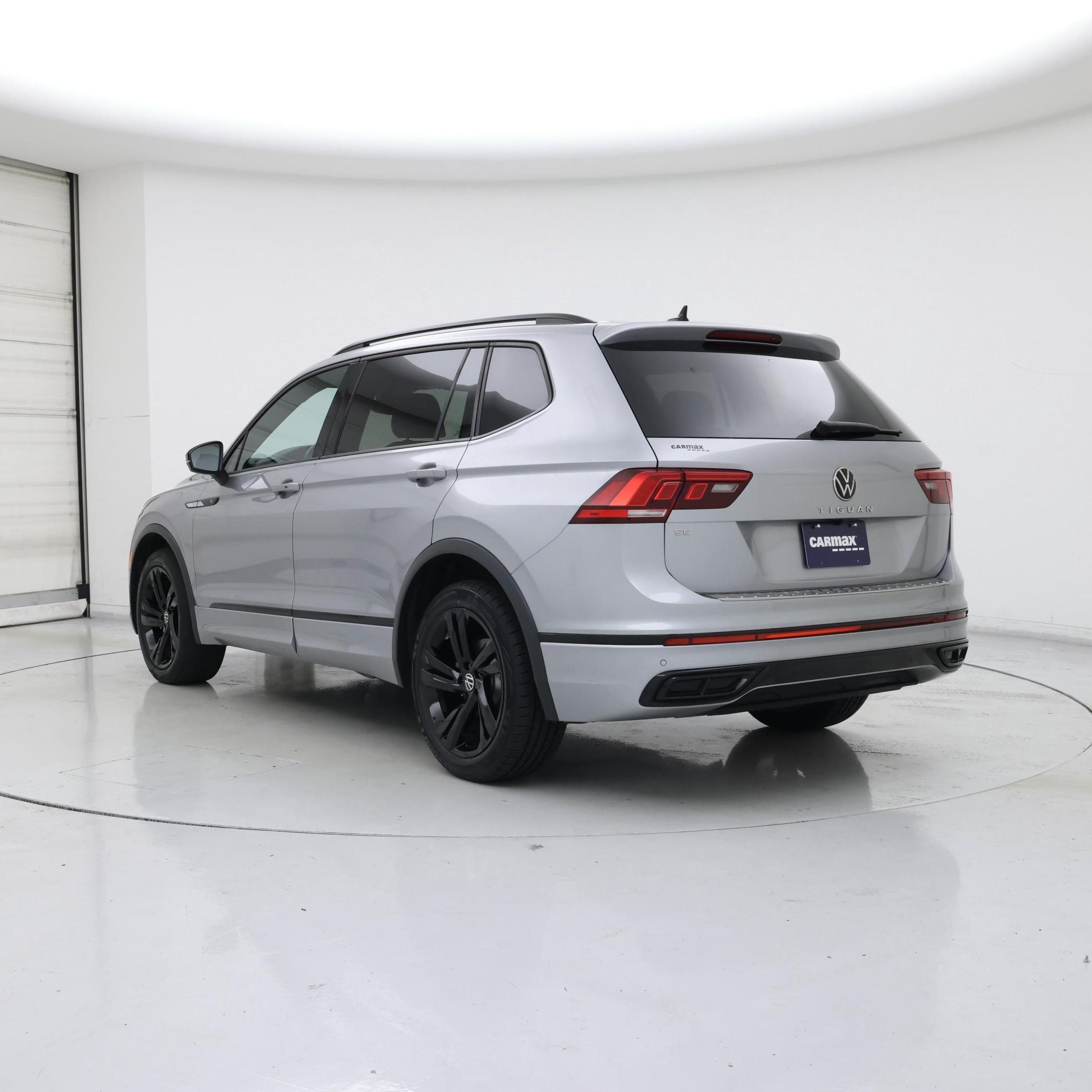 Thumbnail: 2023 Volkswagen Tiguan - 2