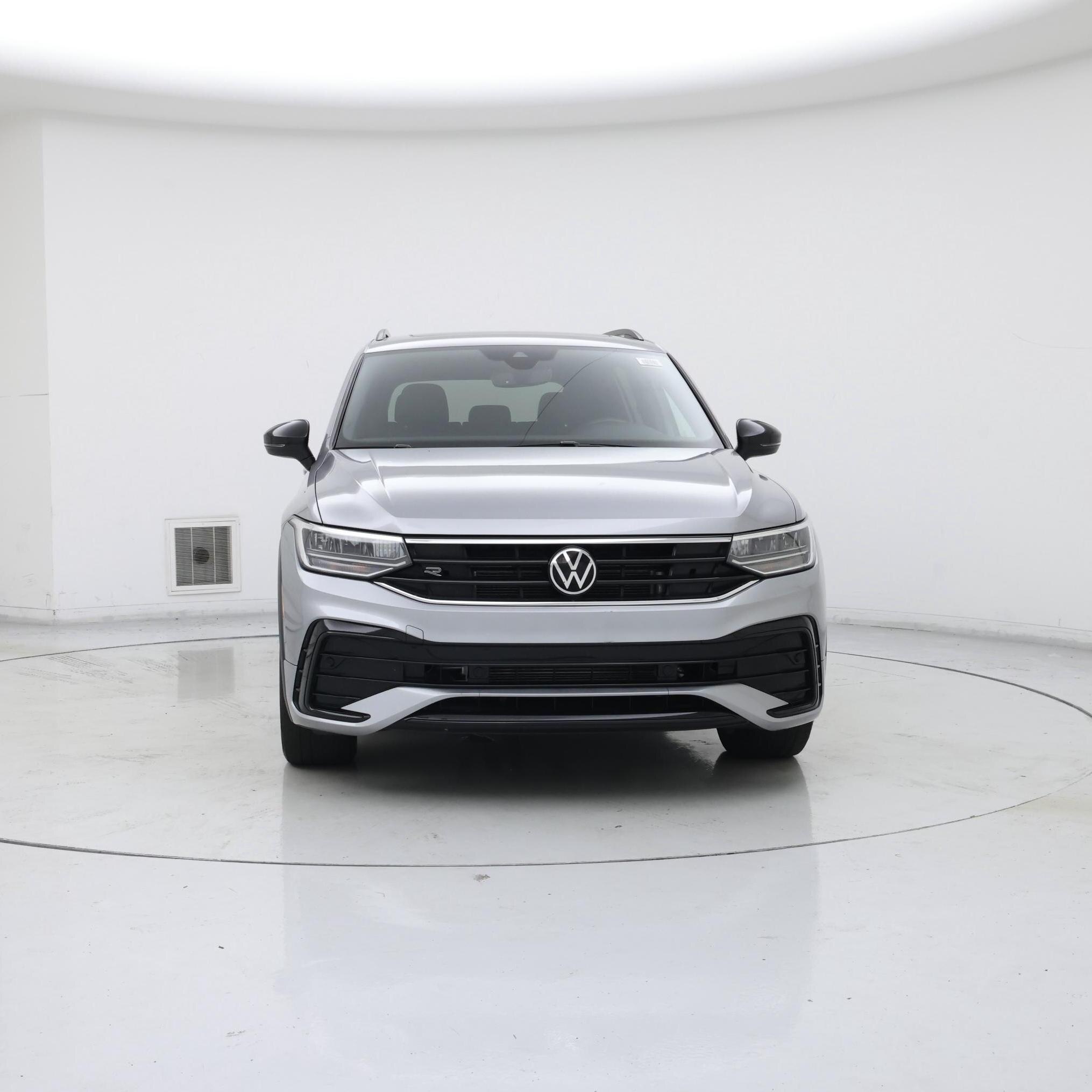 Thumbnail: 2023 Volkswagen Tiguan - 5