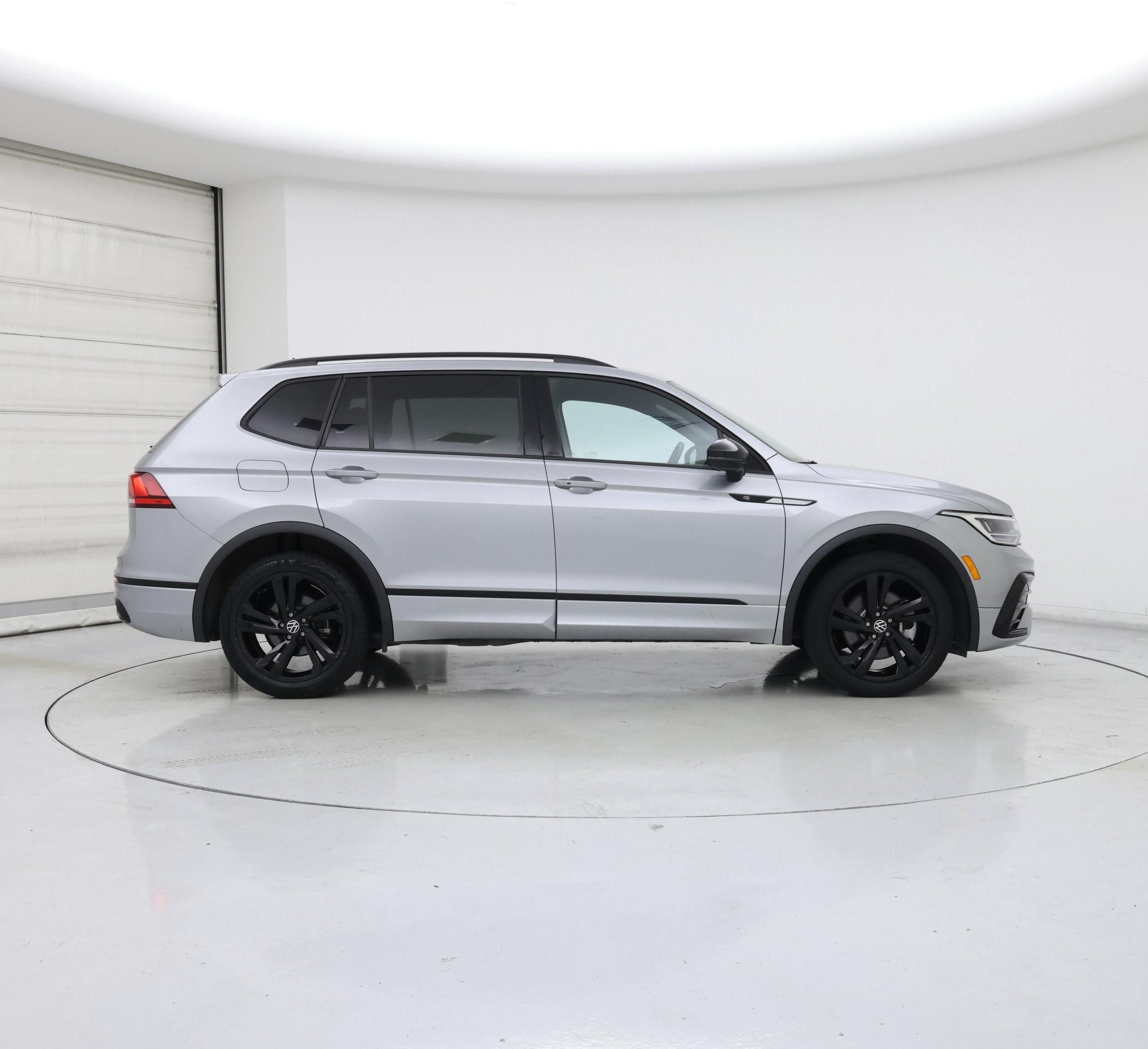 Thumbnail: 2023 Volkswagen Tiguan - 7