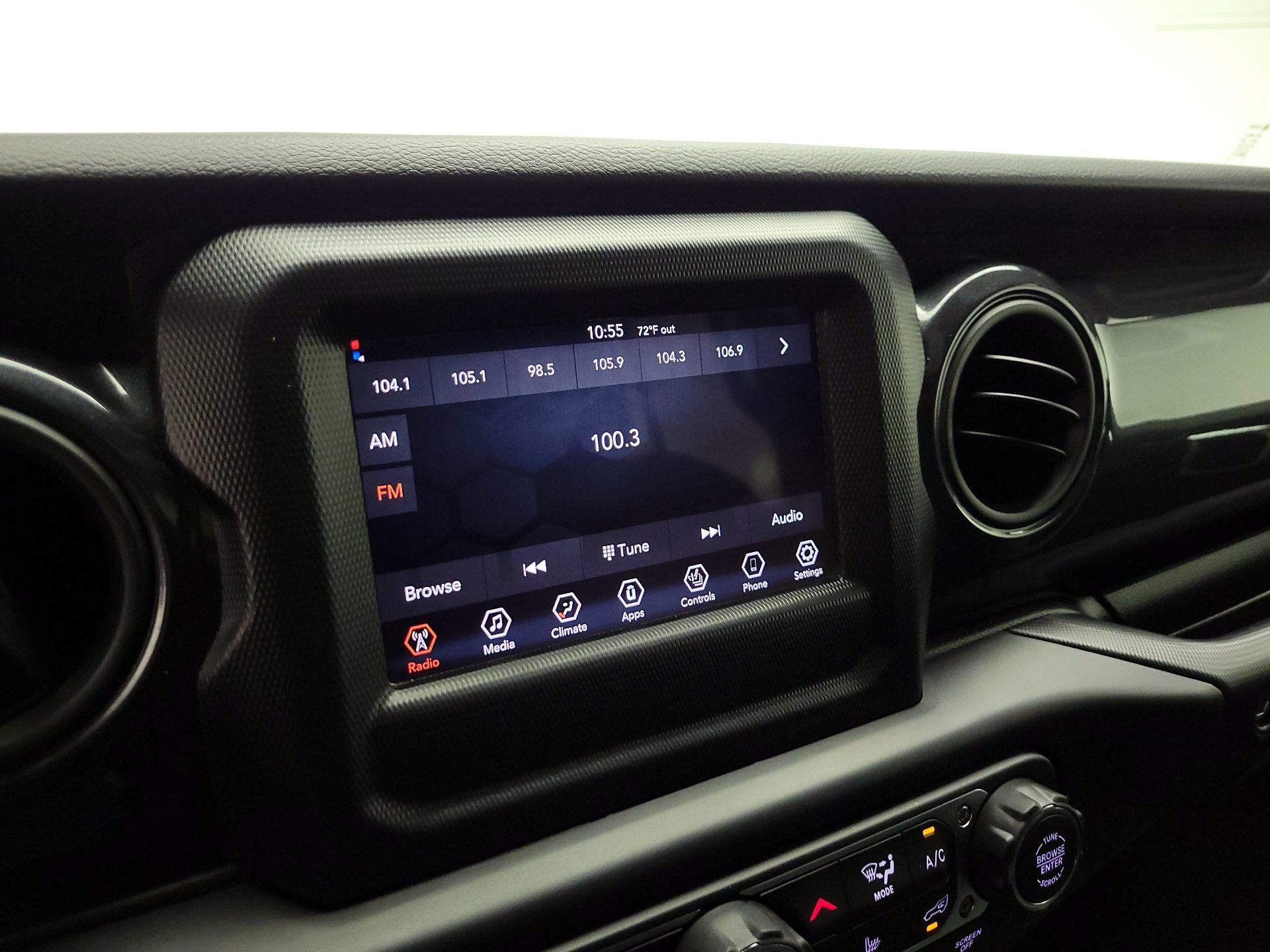 Thumbnail: 2022 Jeep Wrangler - 14