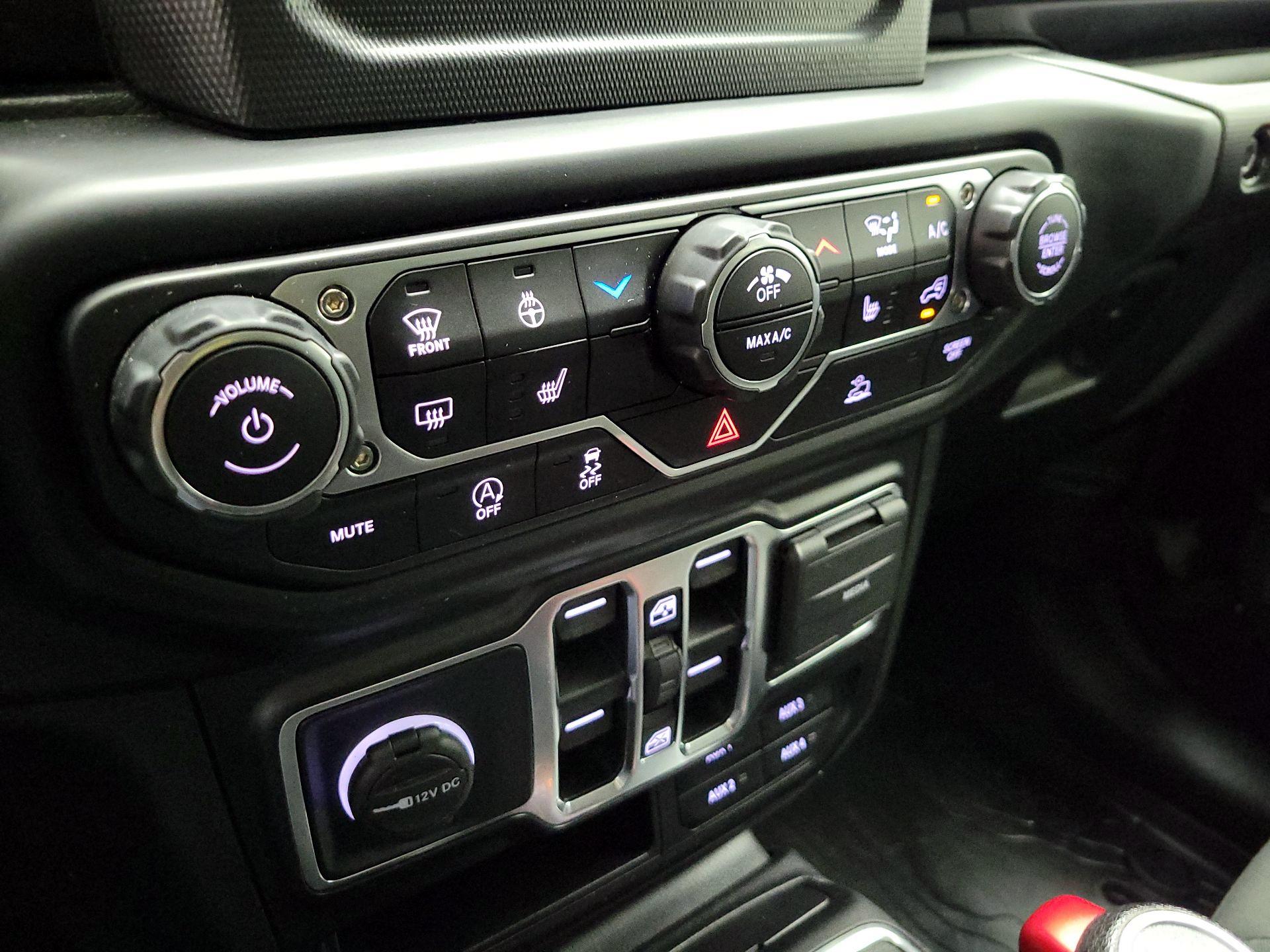 Thumbnail: 2022 Jeep Wrangler - 15