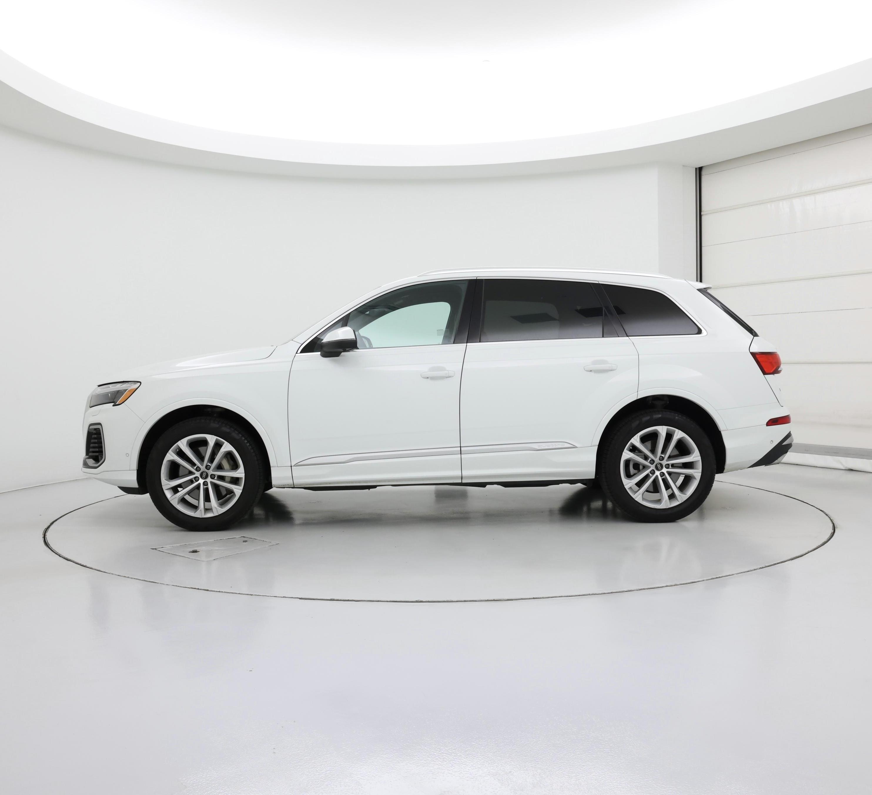 Thumbnail: 2025 Audi Q7 - 3