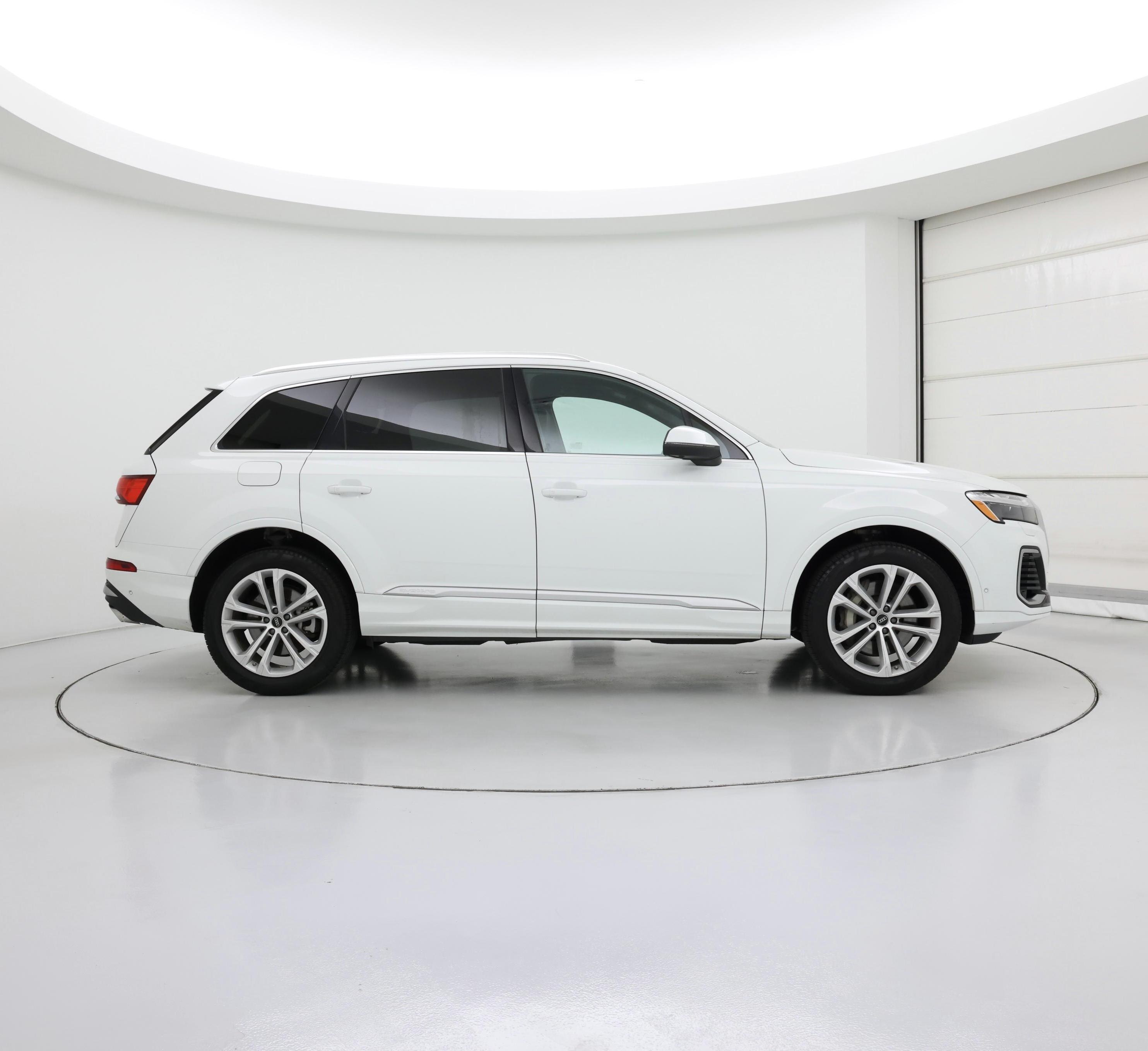 Thumbnail: 2025 Audi Q7 - 7