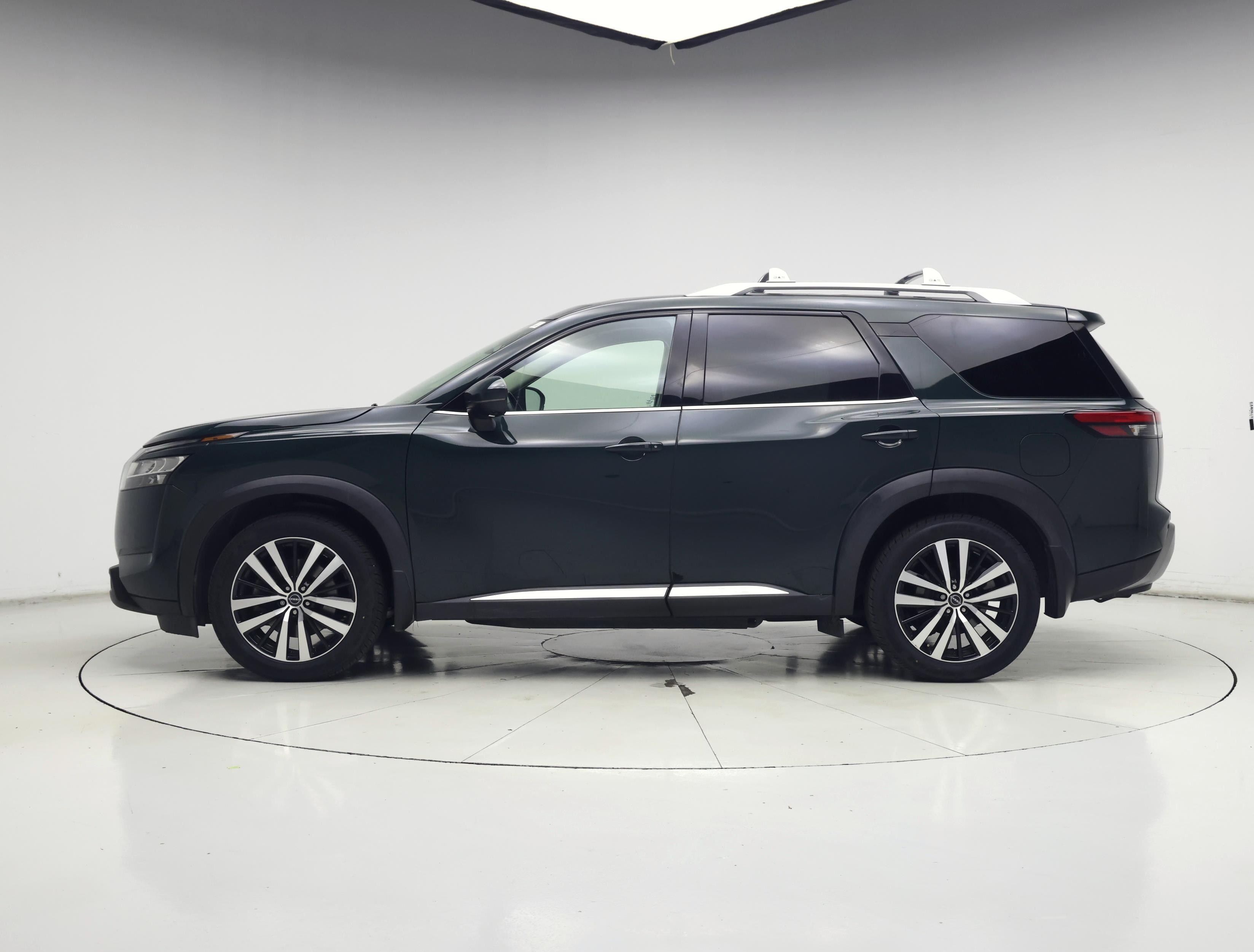 Thumbnail: 2023 Nissan Pathfinder - 3