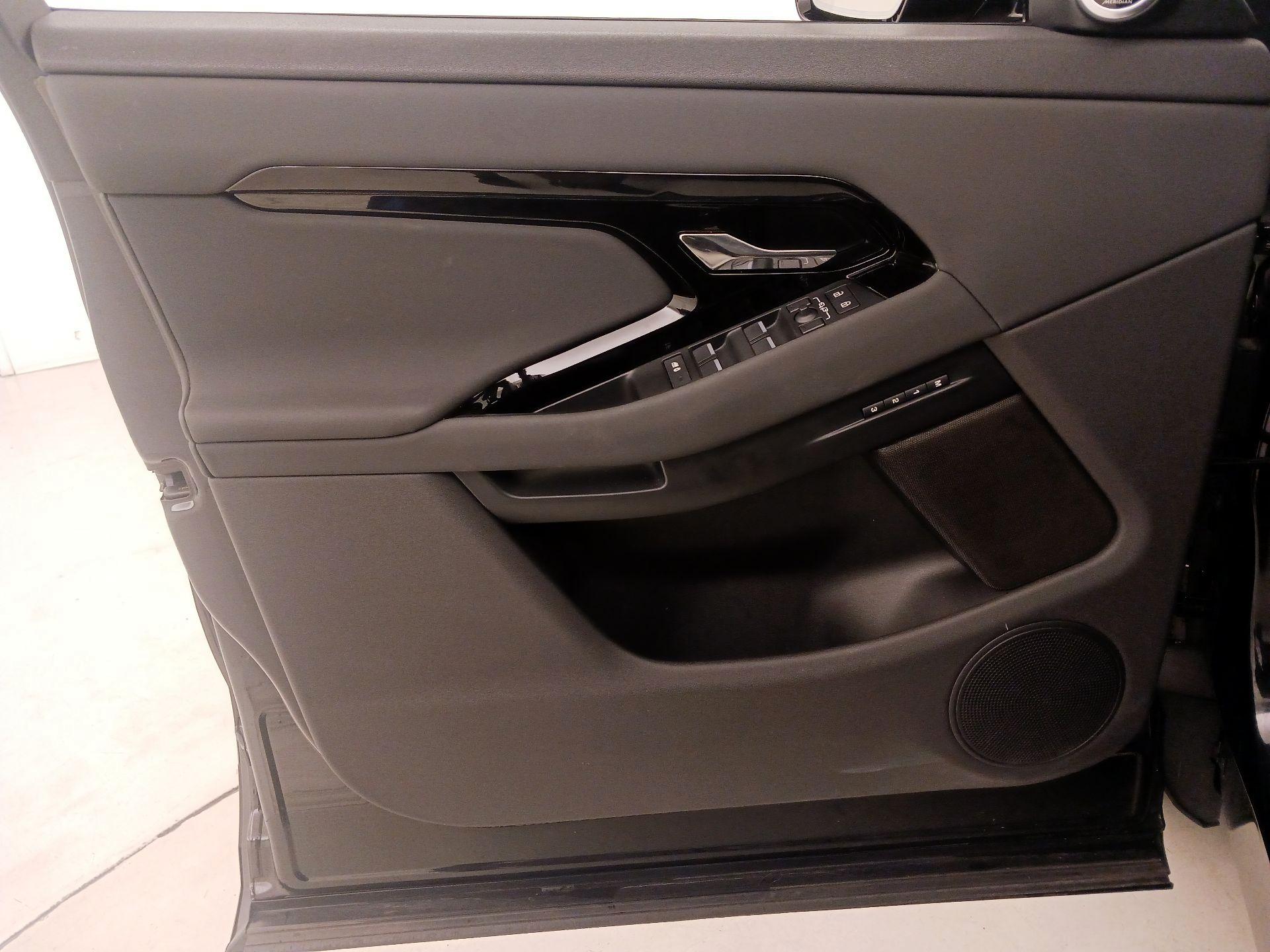 Thumbnail: 2024 Land Rover Range Rover Evoque - 12