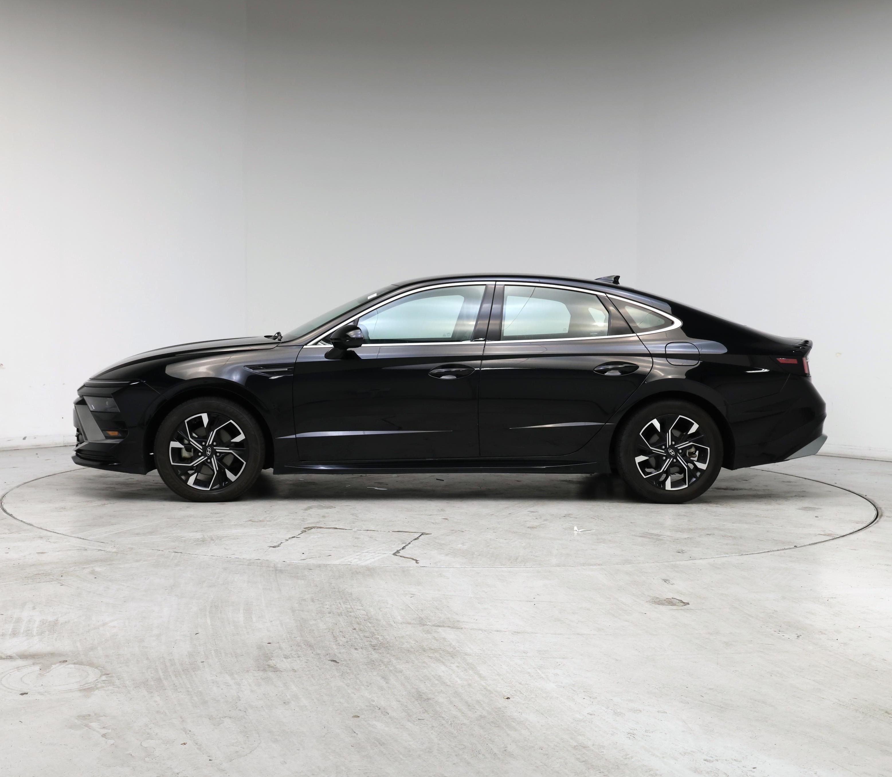 Thumbnail: 2024 Hyundai Sonata - 3