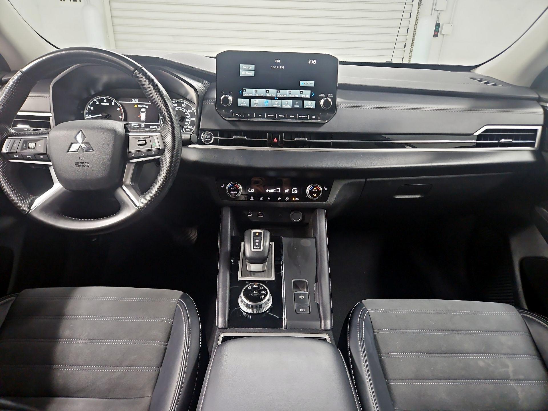 Thumbnail: 2024 Mitsubishi Outlander - 9