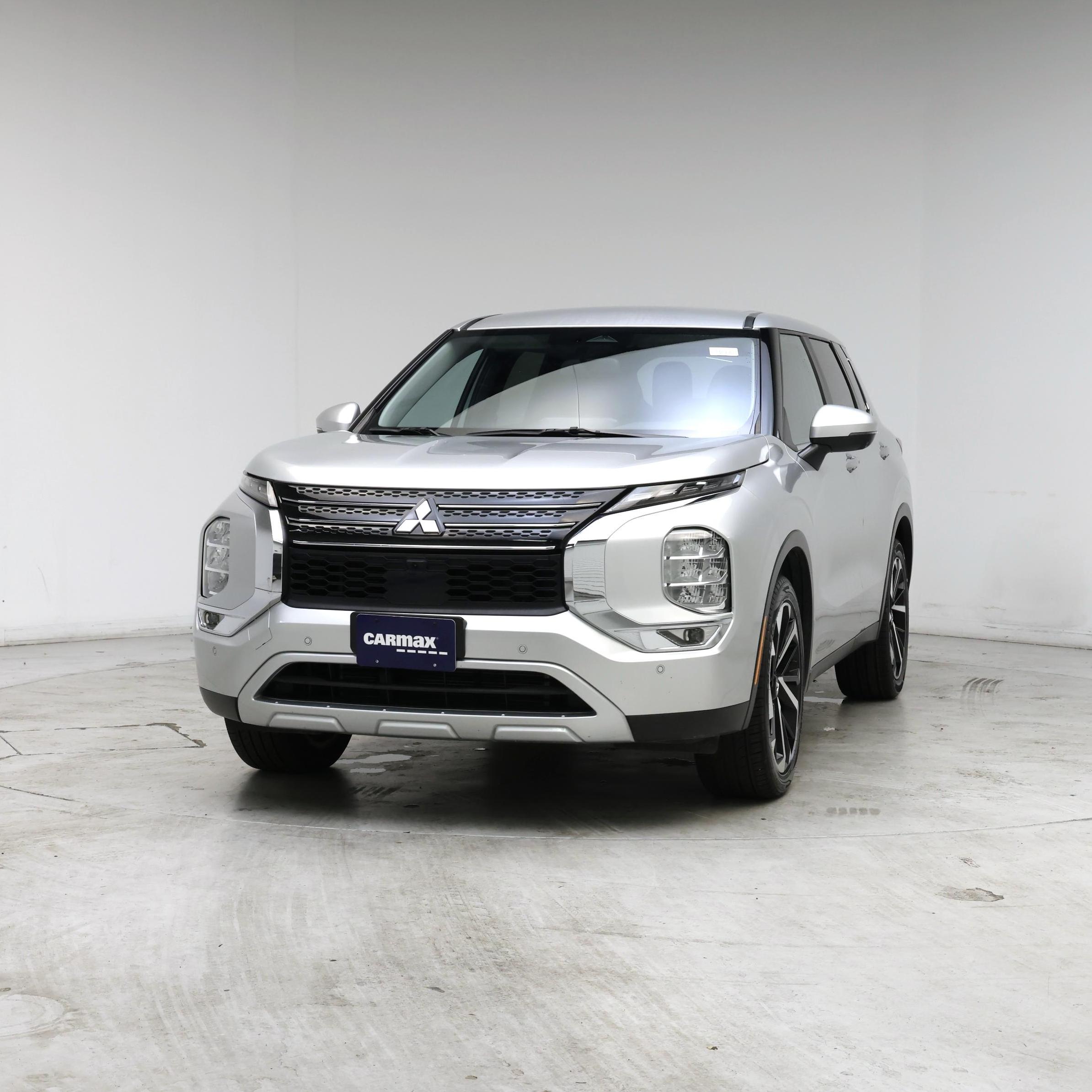 Thumbnail: 2024 Mitsubishi Outlander - 4