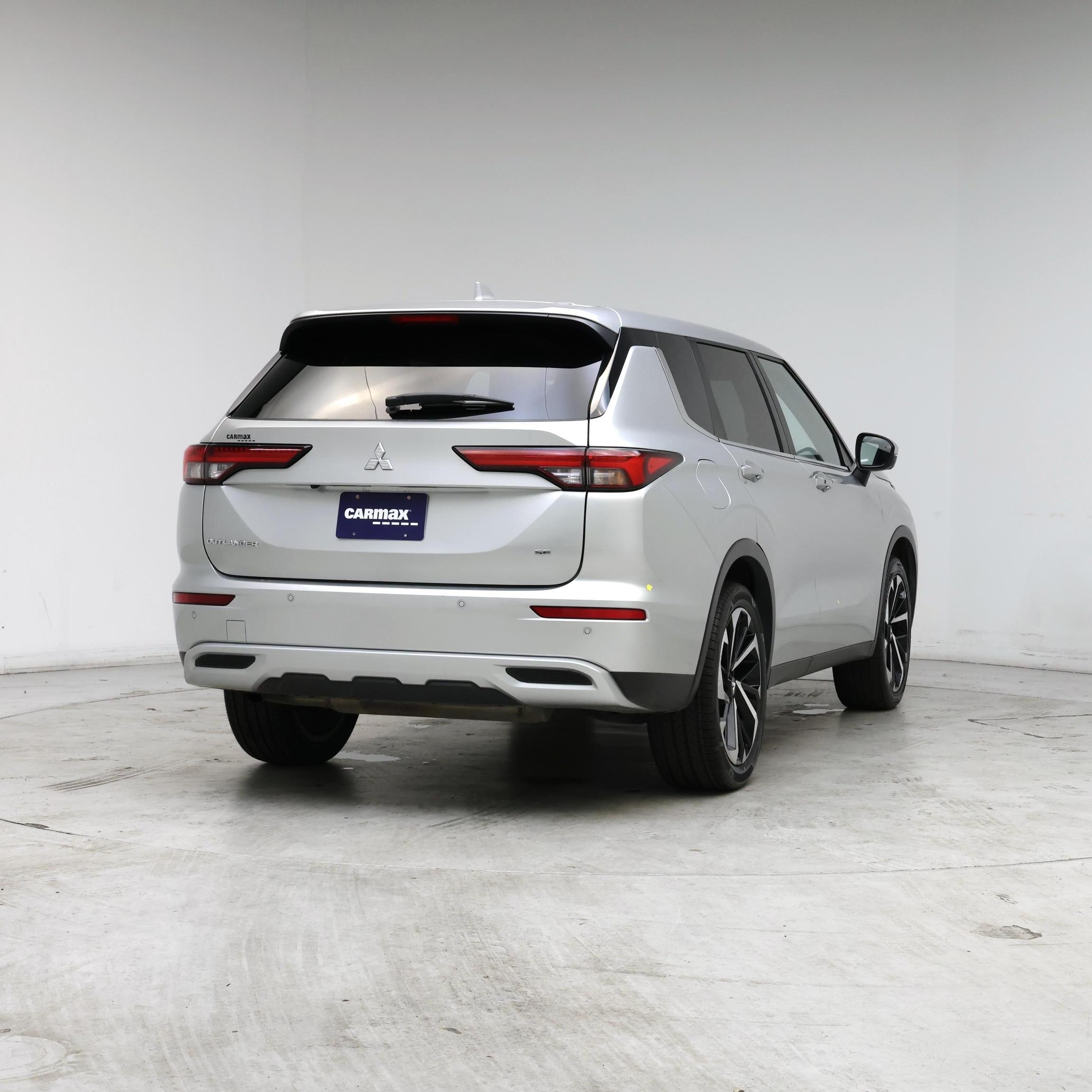Thumbnail: 2024 Mitsubishi Outlander - 8
