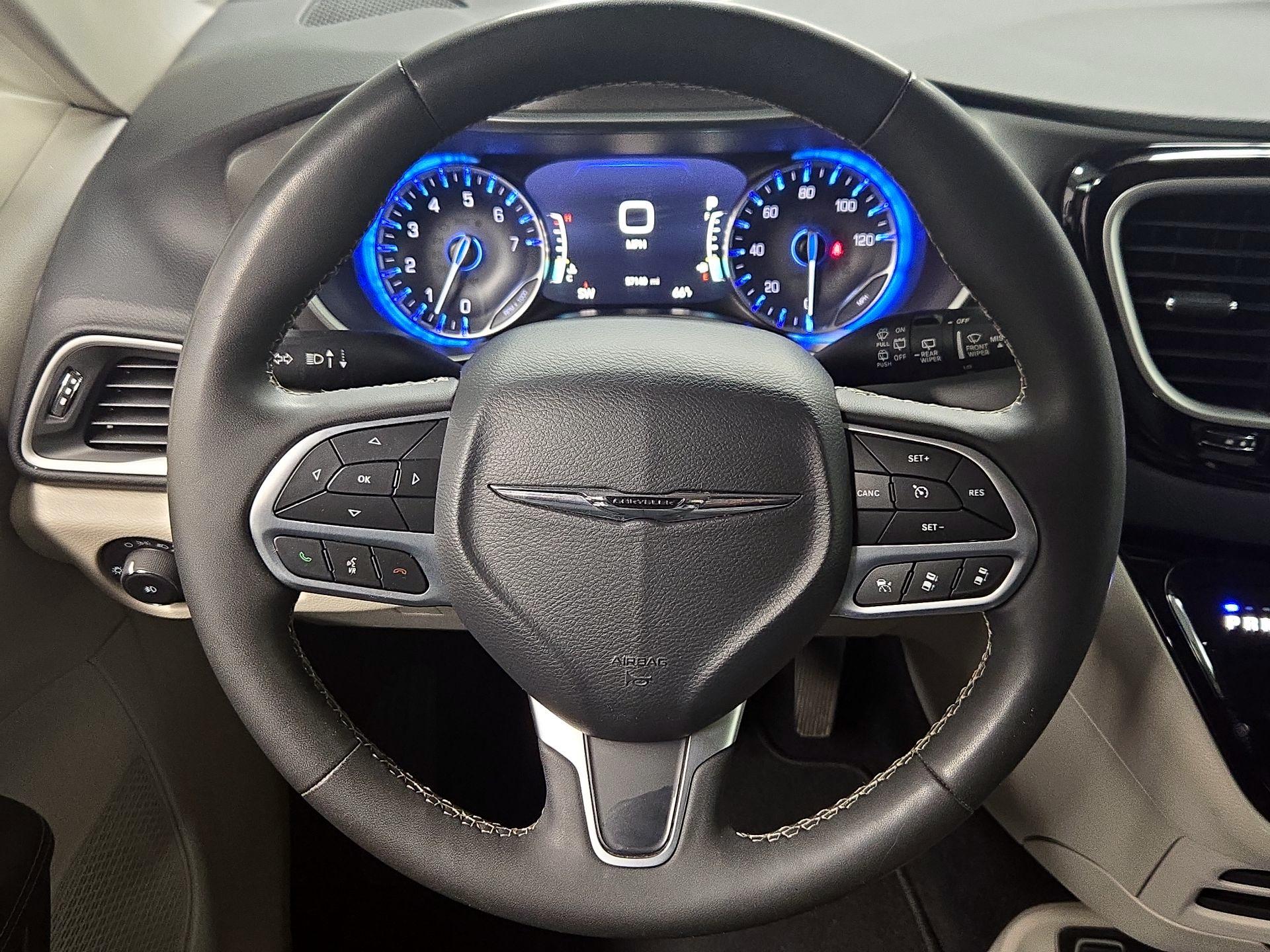 Thumbnail: 2024 Chrysler Pacifica - 10