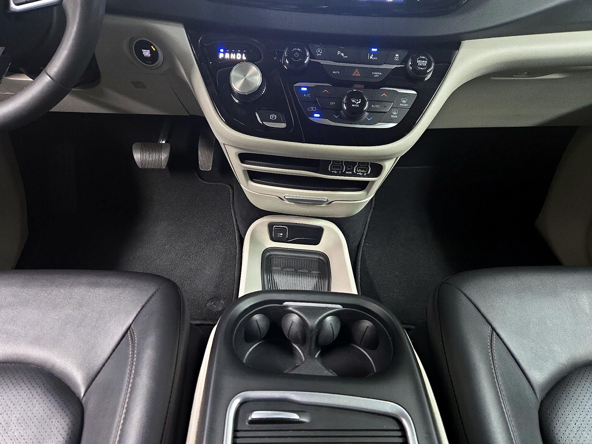 Thumbnail: 2024 Chrysler Pacifica - 17
