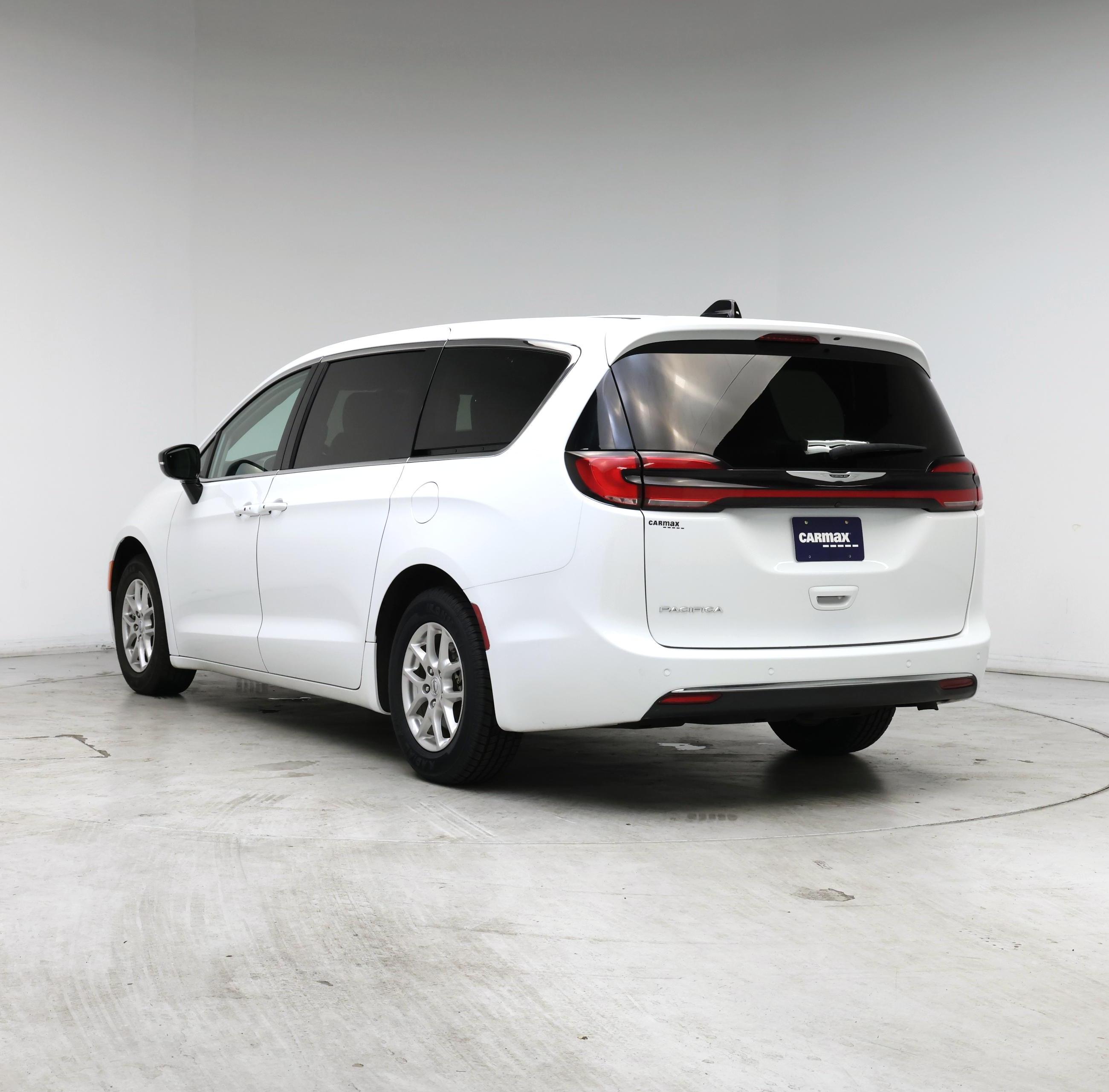 Thumbnail: 2024 Chrysler Pacifica - 2