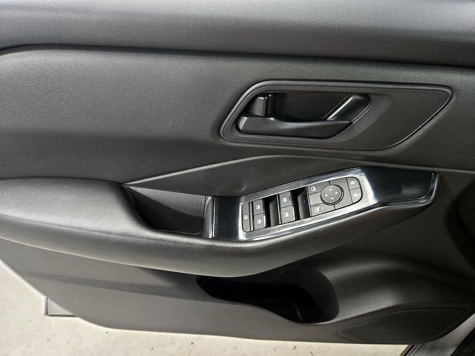 2024 Nissan Rogue S - Photo 13