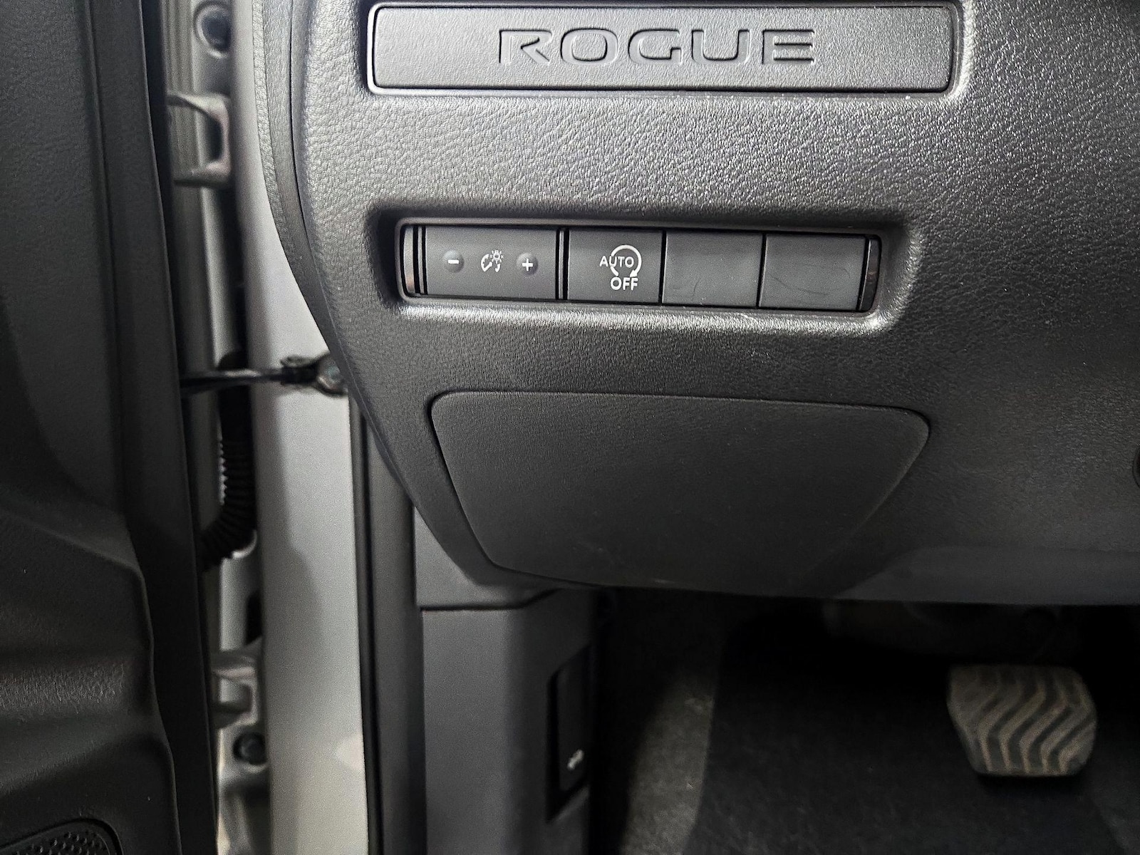 2024 Nissan Rogue S - Photo 14