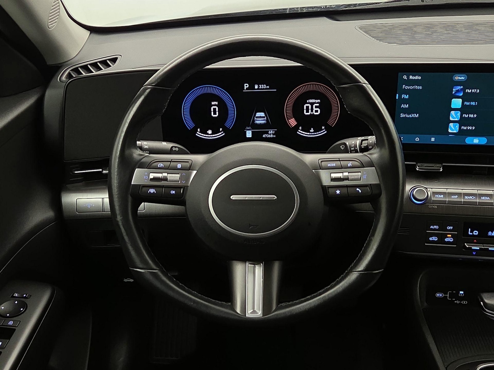 2025 Hyundai Kona SEL - Photo 11