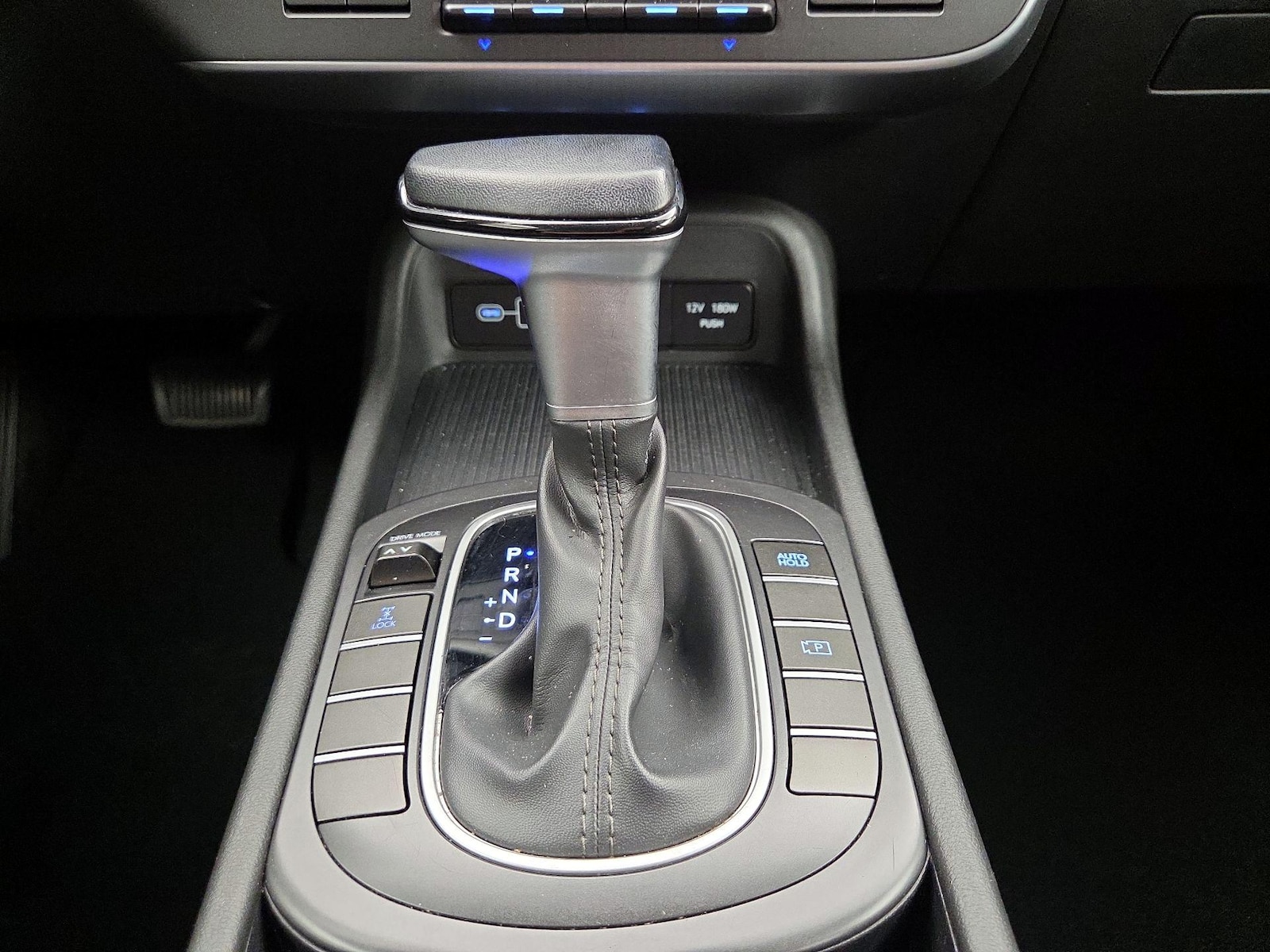 2025 Hyundai Kona SEL - Photo 19