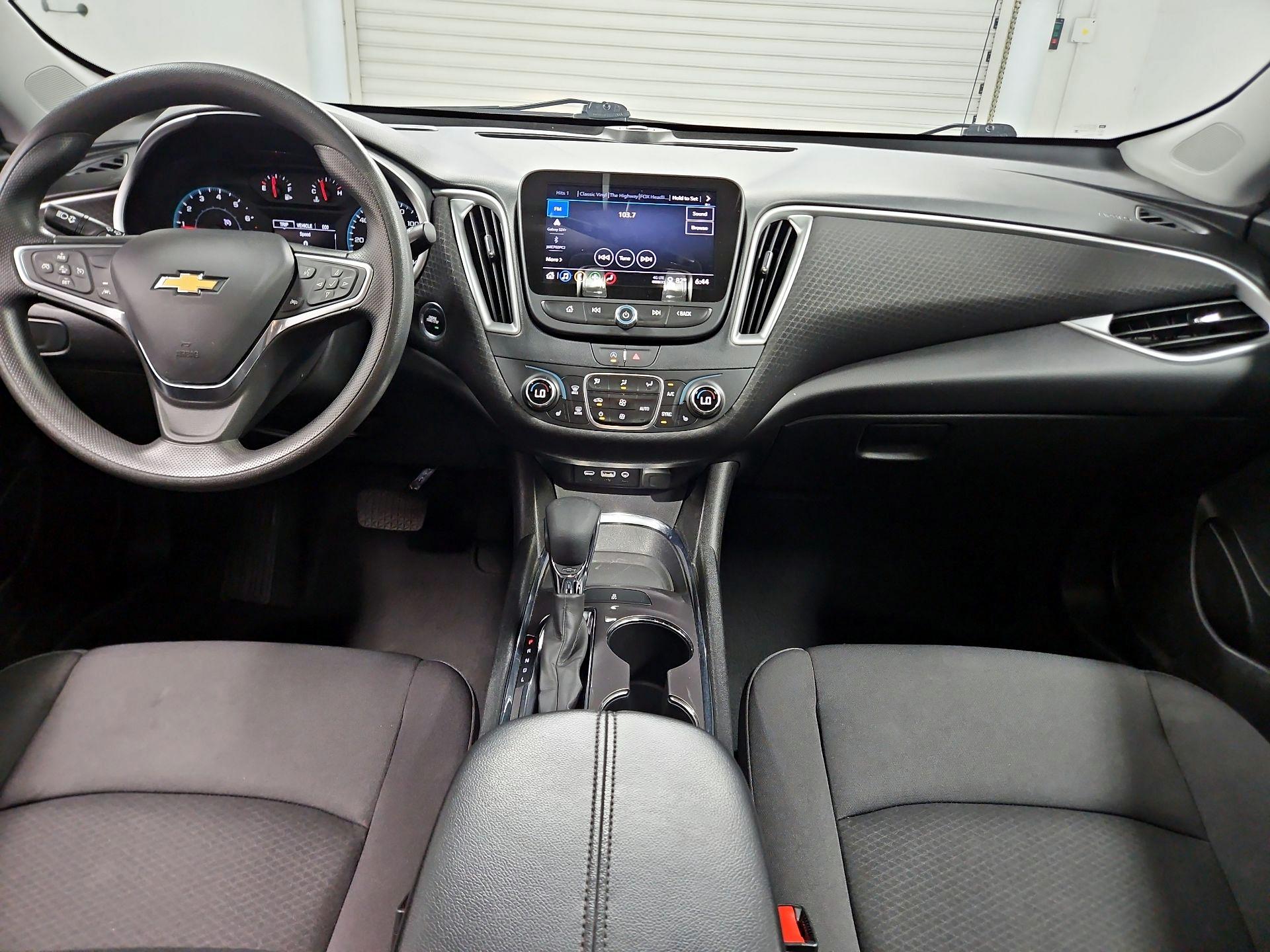 Thumbnail: 2023 Chevrolet Malibu - 9