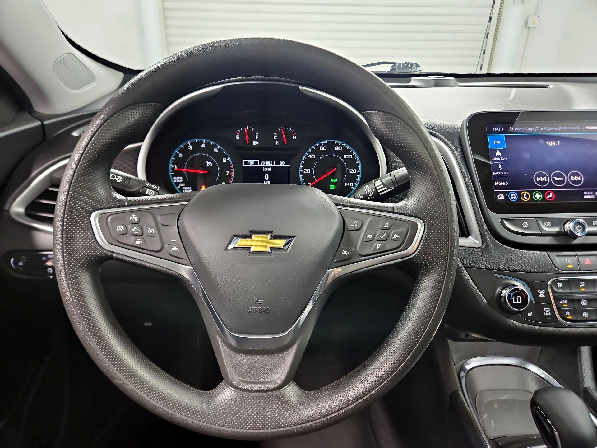 Thumbnail: 2023 Chevrolet Malibu - 10