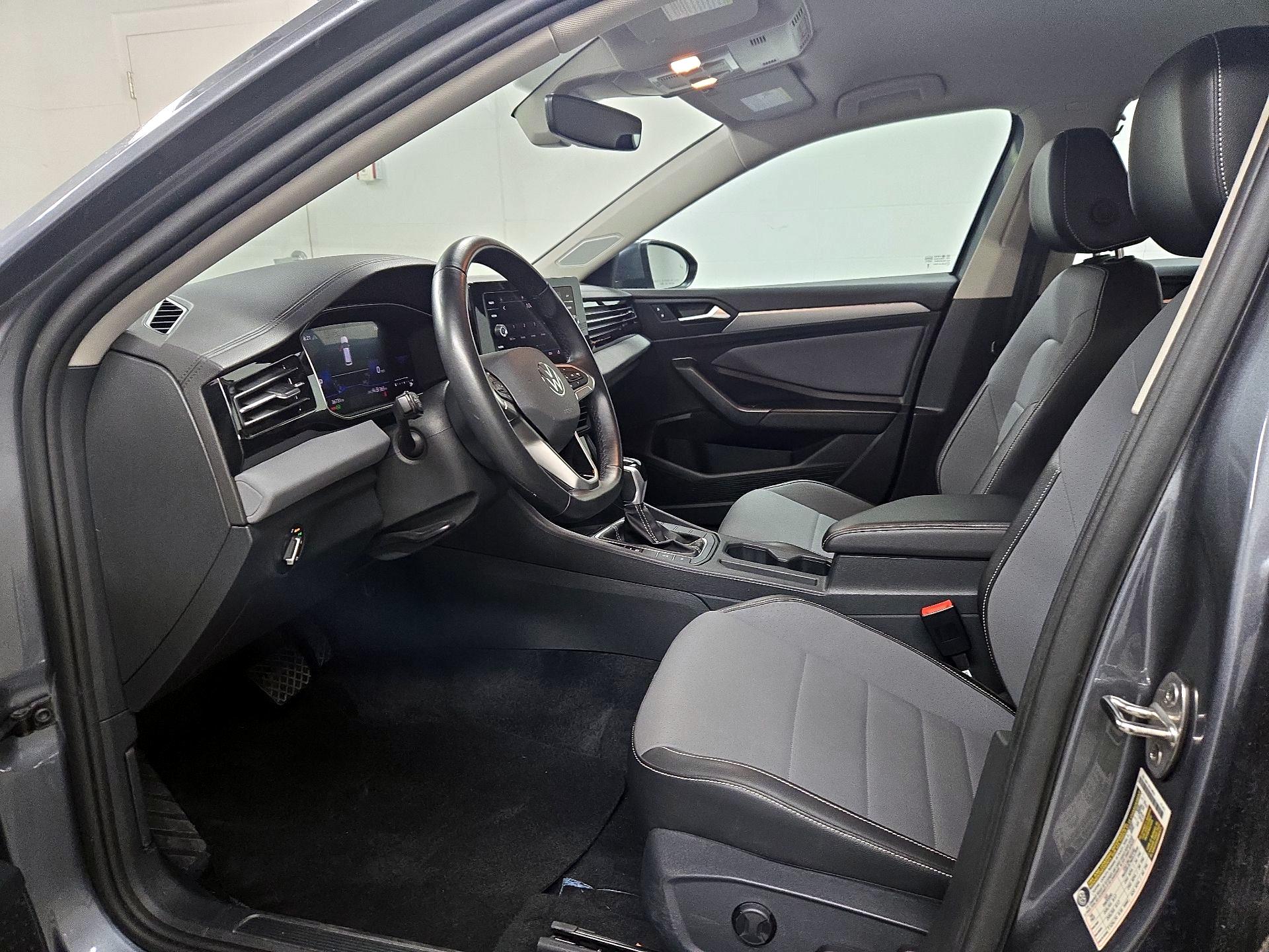 Thumbnail: 2025 Volkswagen Jetta - 11