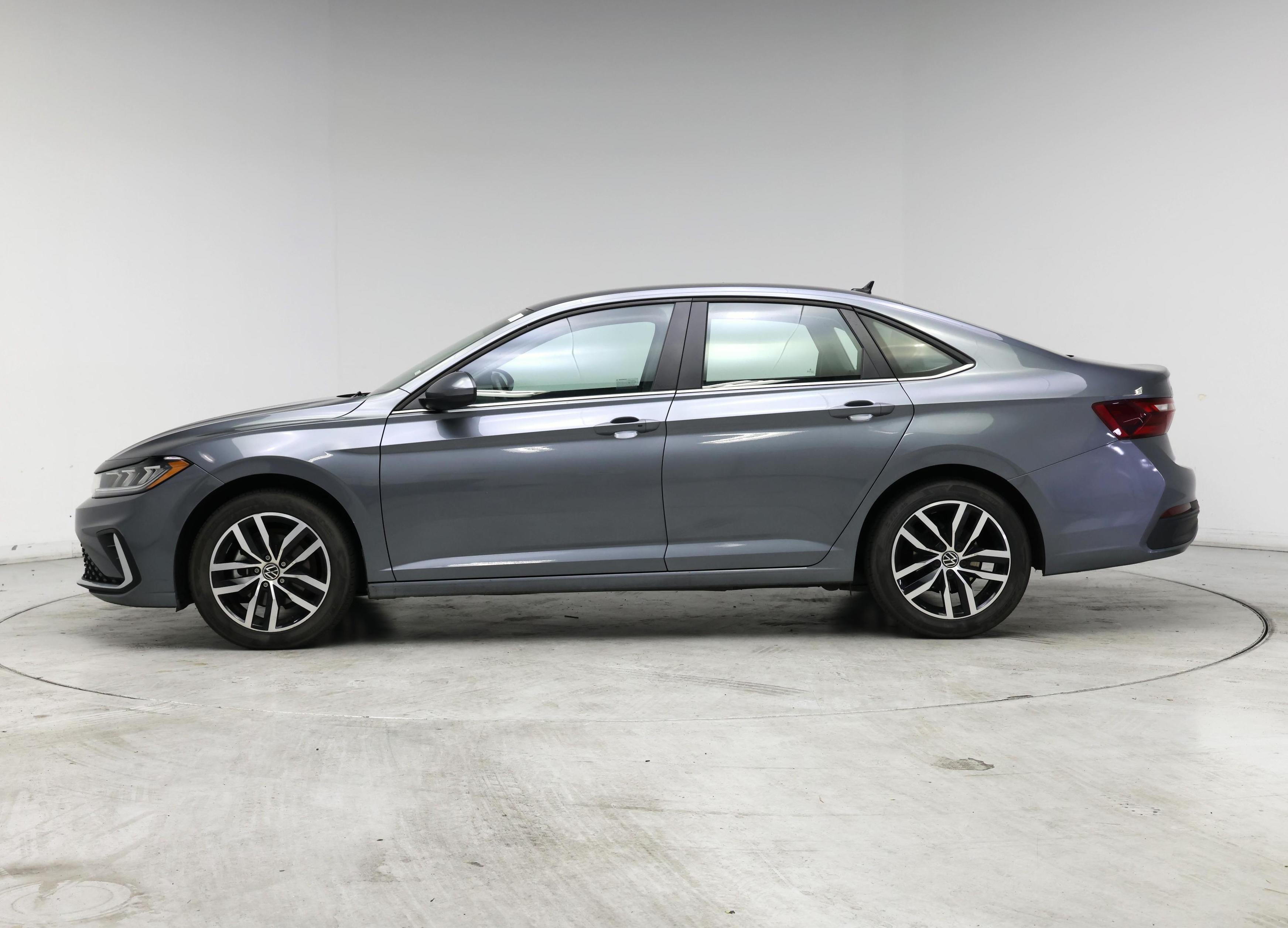 Thumbnail: 2025 Volkswagen Jetta - 3
