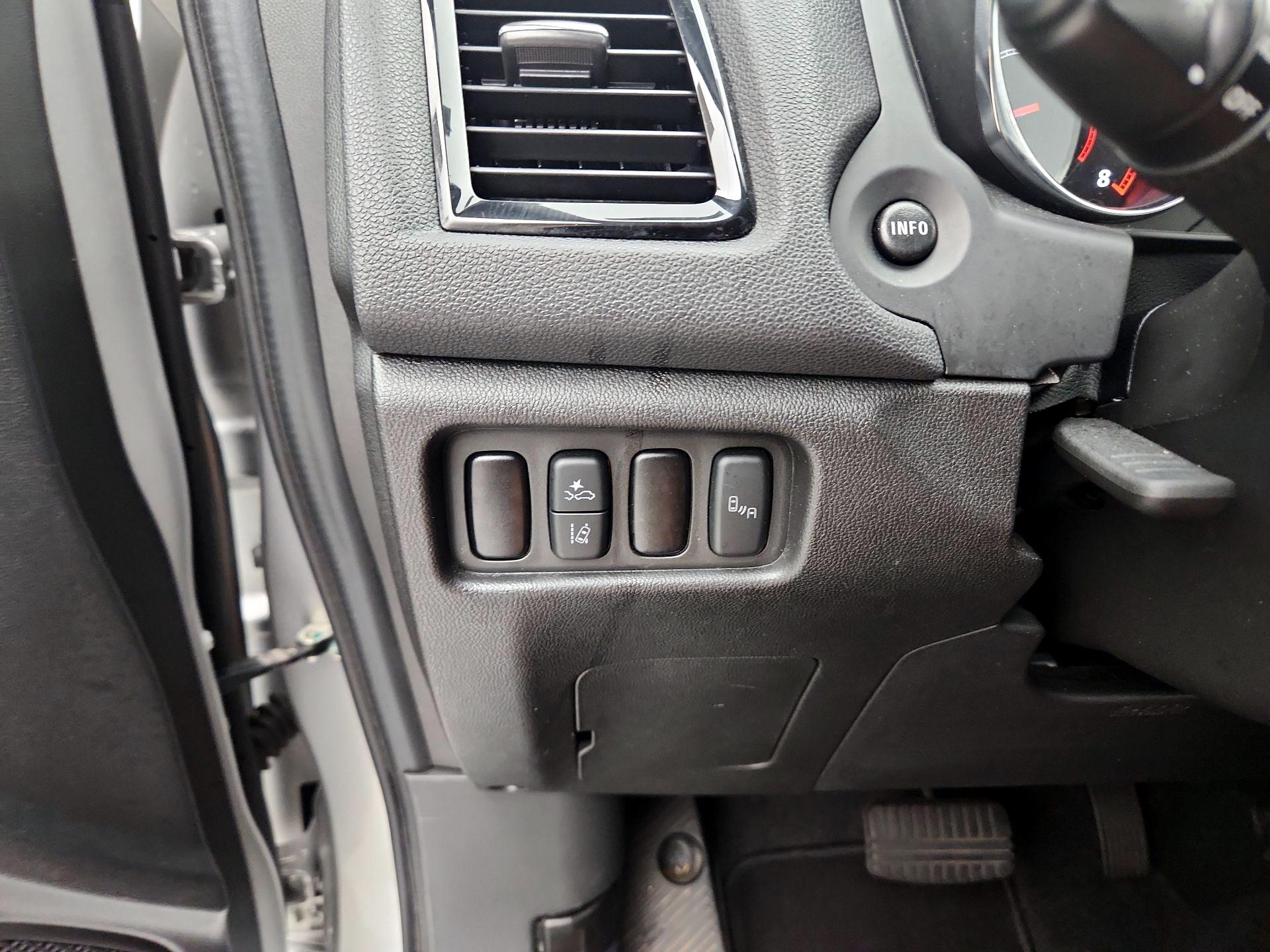 Thumbnail: 2024 Mitsubishi Outlander Sport - 13