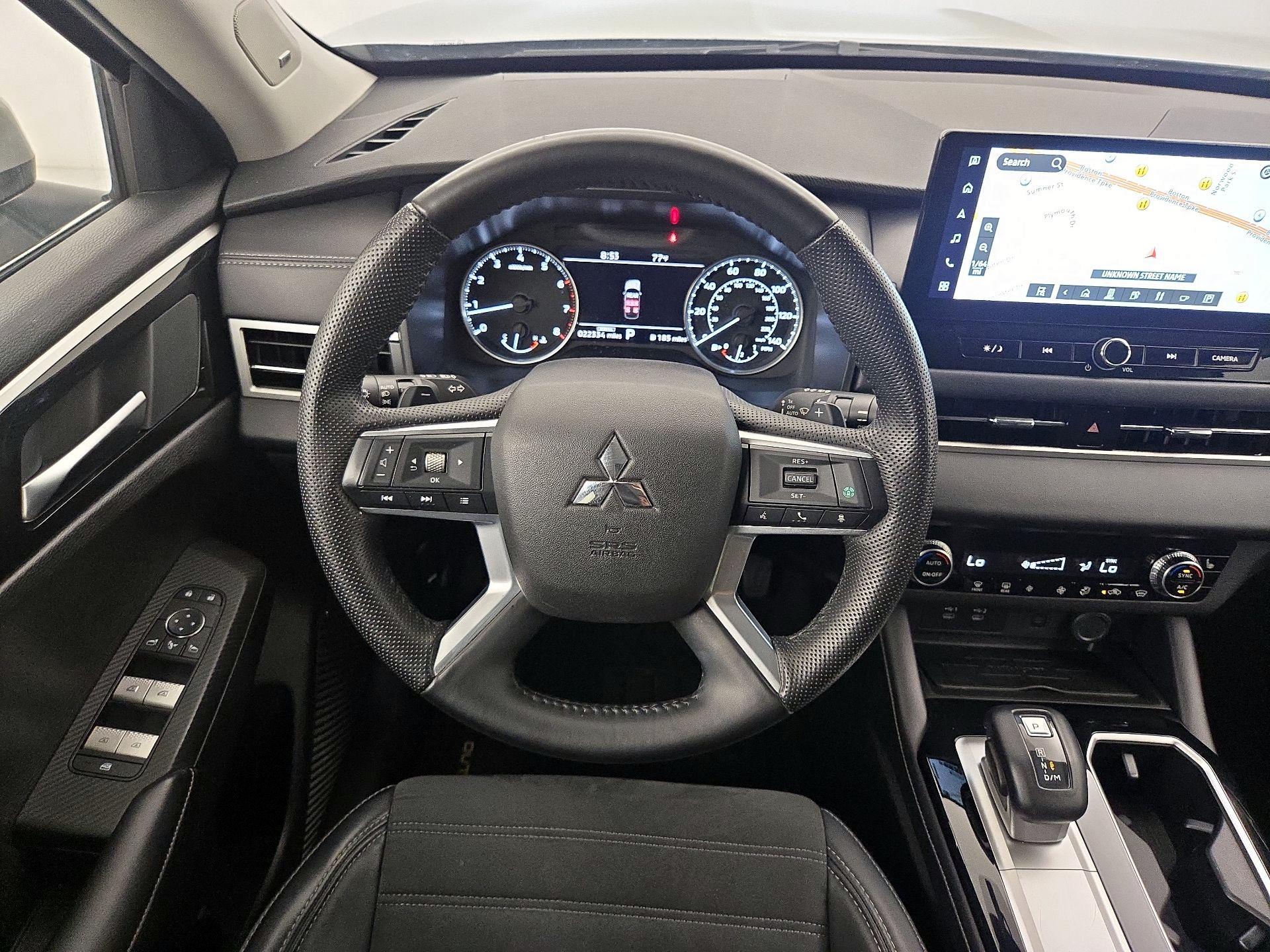 Thumbnail: 2025 Mitsubishi Outlander - 10