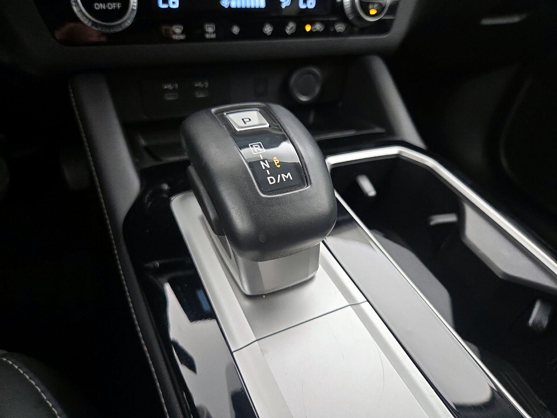 Thumbnail: 2025 Mitsubishi Outlander - 18