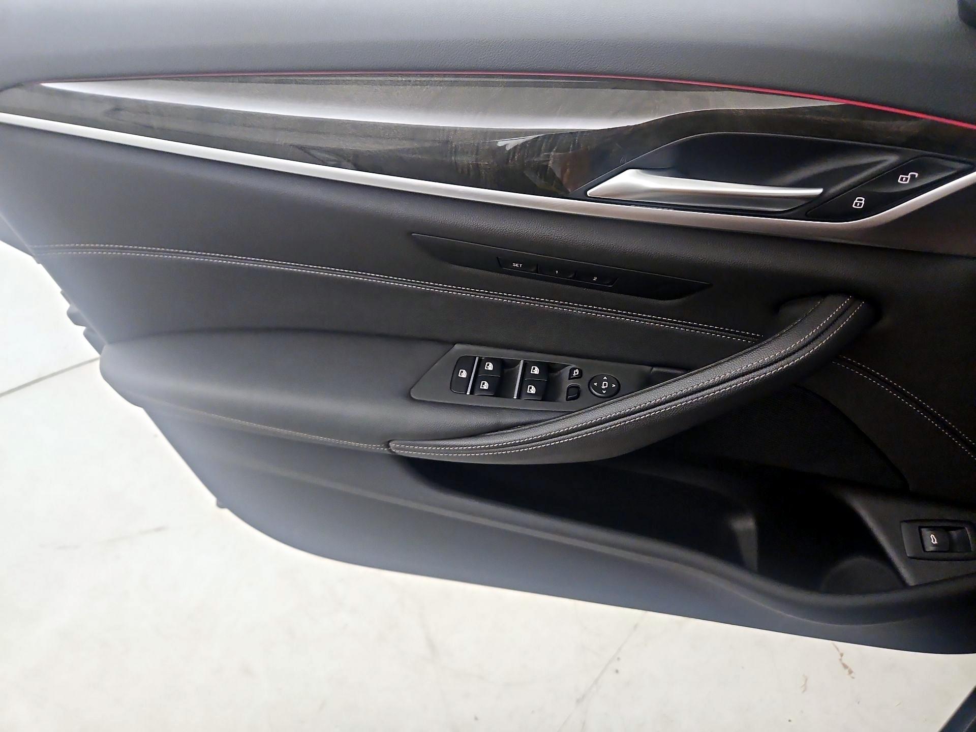 Thumbnail: 2021 BMW 5 Series - 12