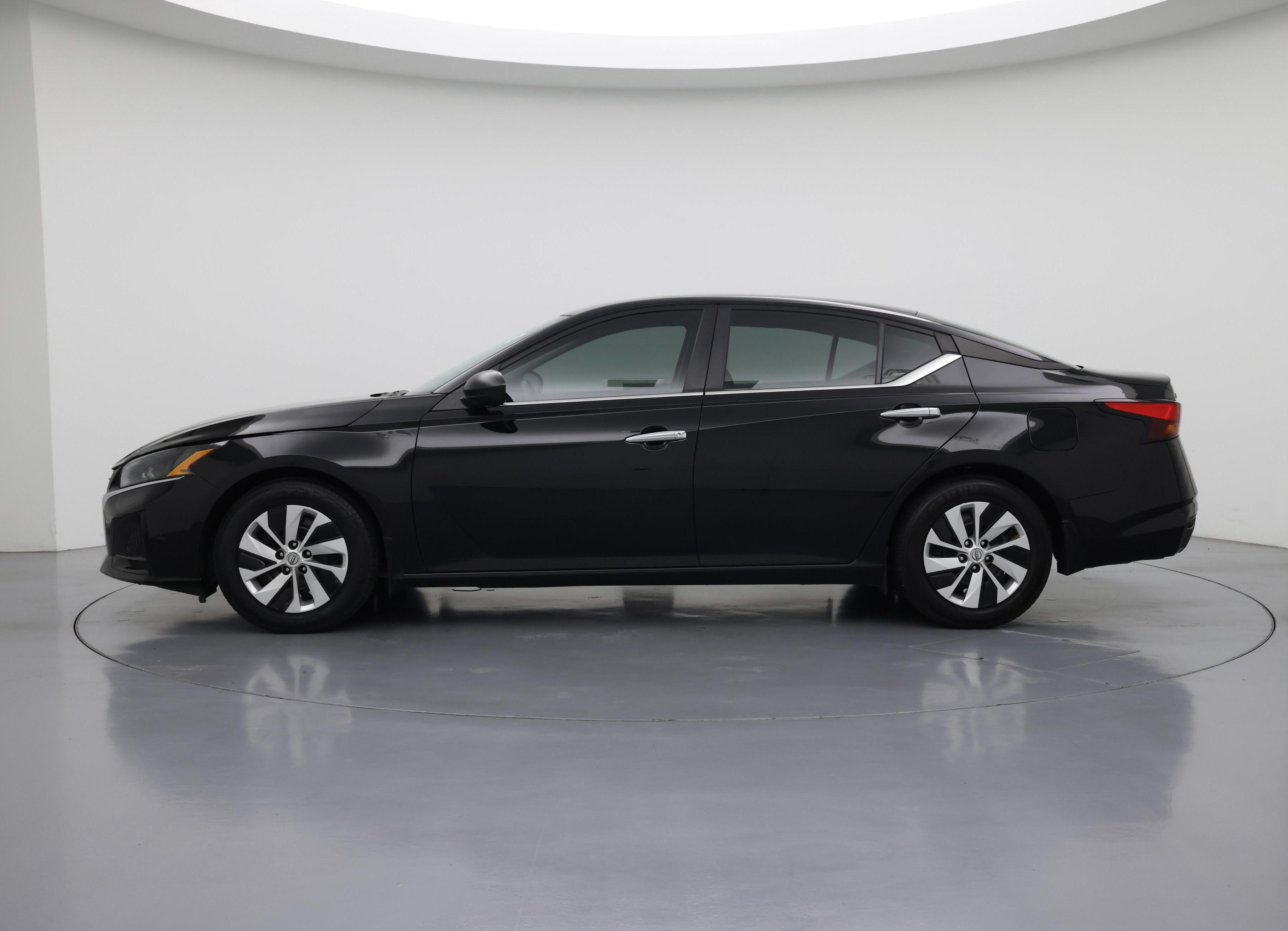 Thumbnail: 2024 Nissan Altima - 3