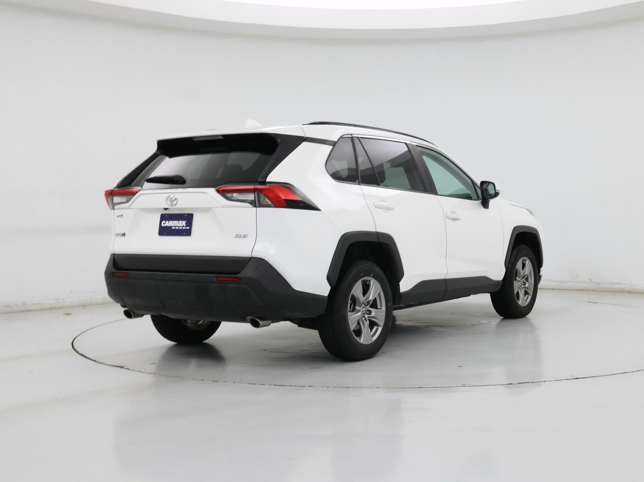 Thumbnail: 2024 Toyota RAV4 - 8