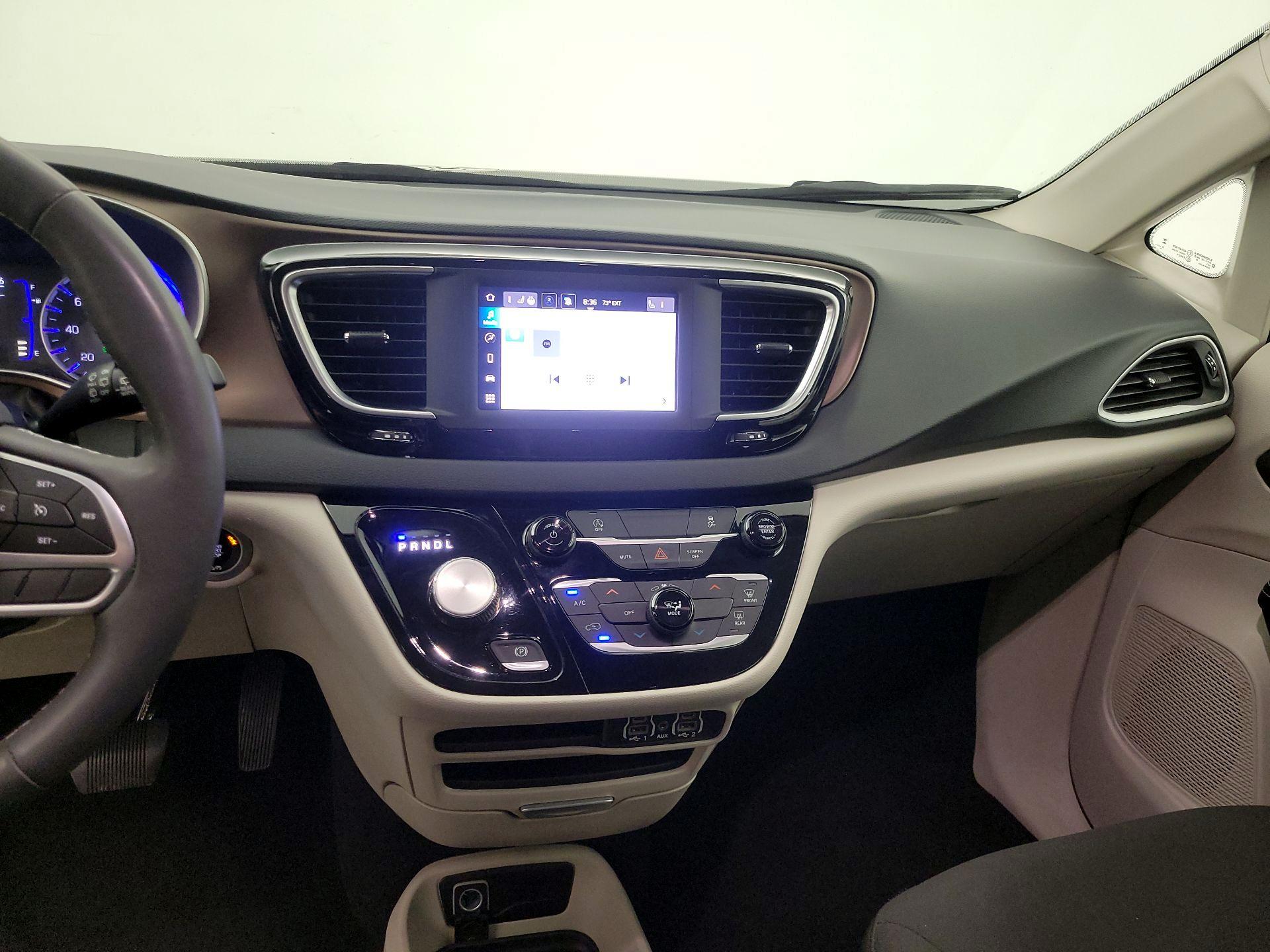 Thumbnail: 2023 Chrysler Voyager - 9