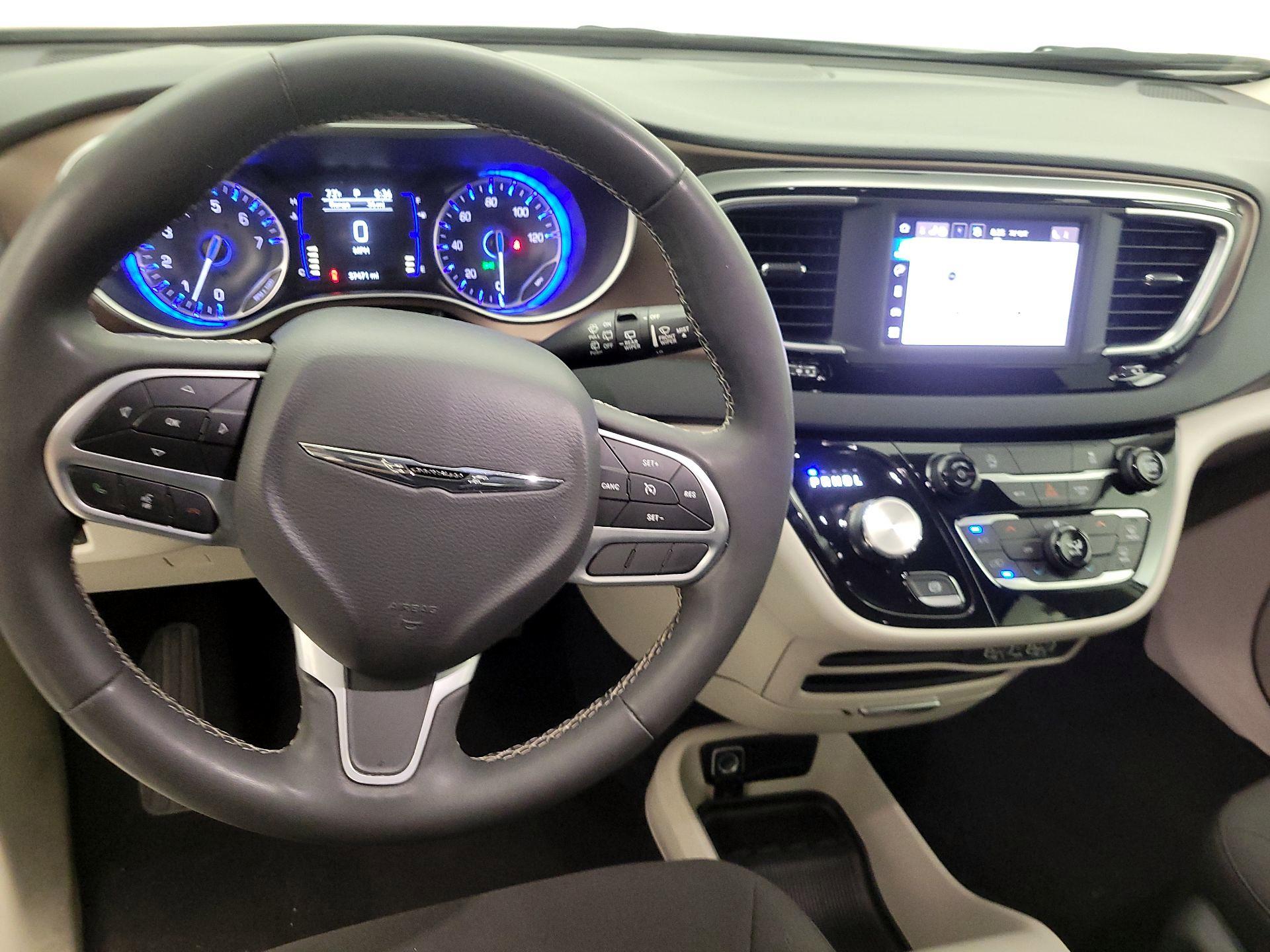 Thumbnail: 2023 Chrysler Voyager - 10