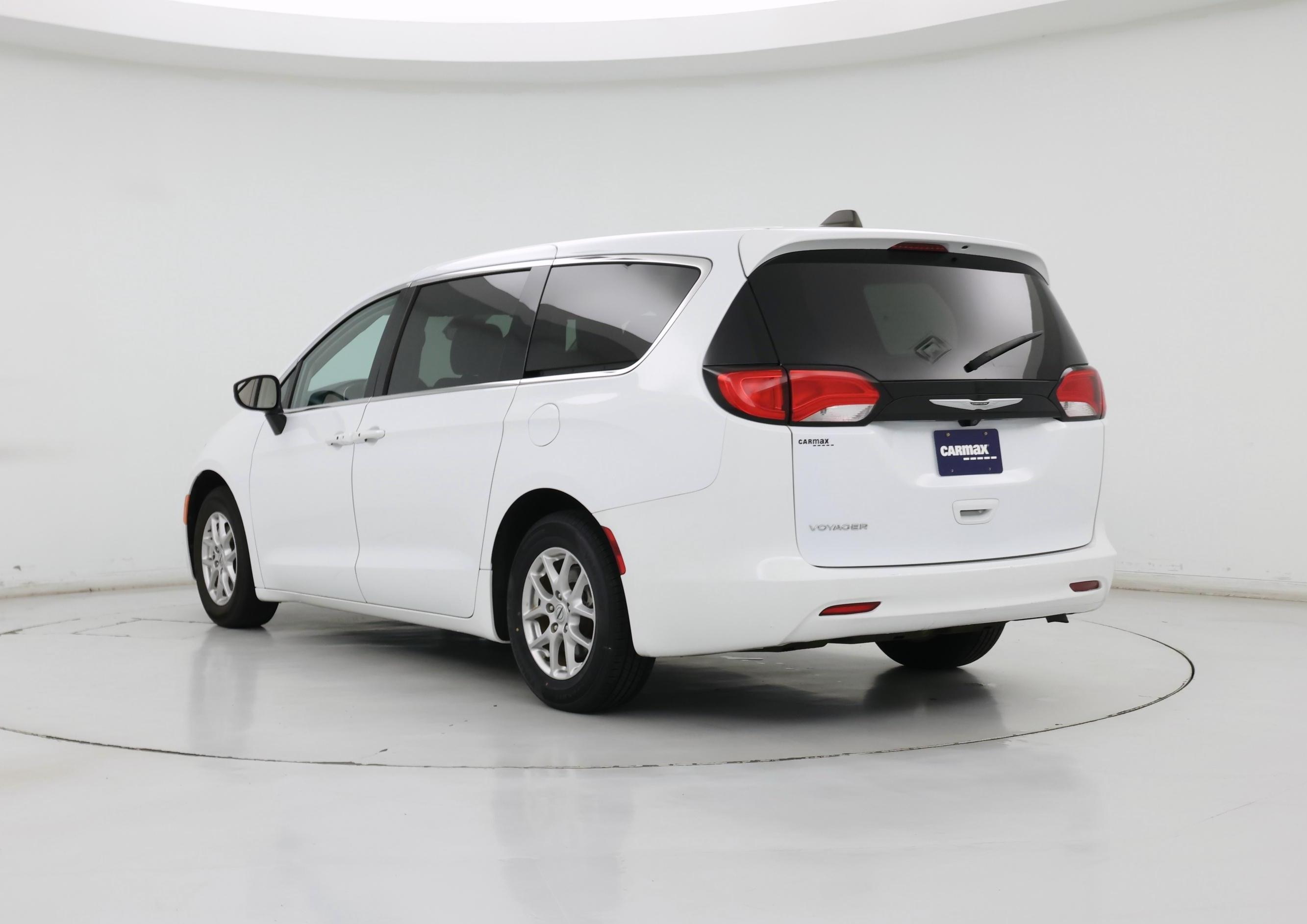 Thumbnail: 2023 Chrysler Voyager - 2
