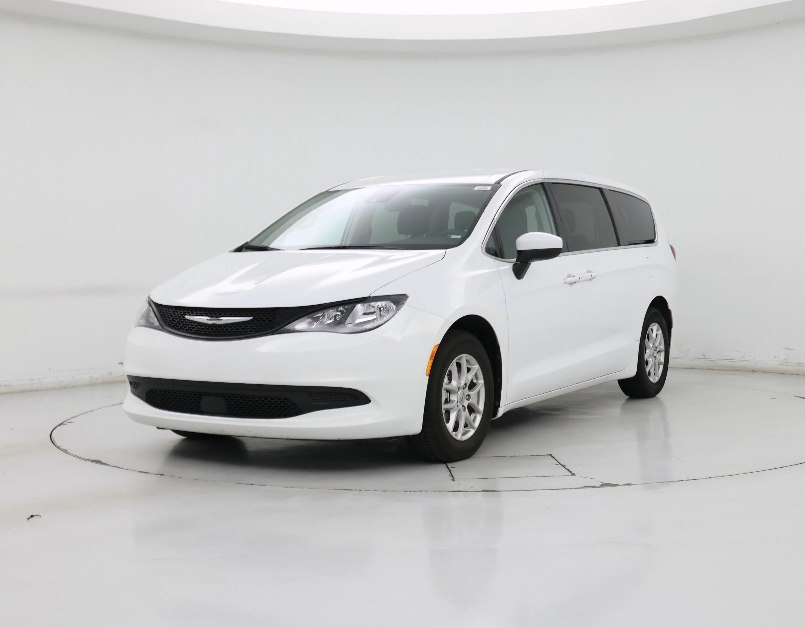 Thumbnail: 2023 Chrysler Voyager - 4