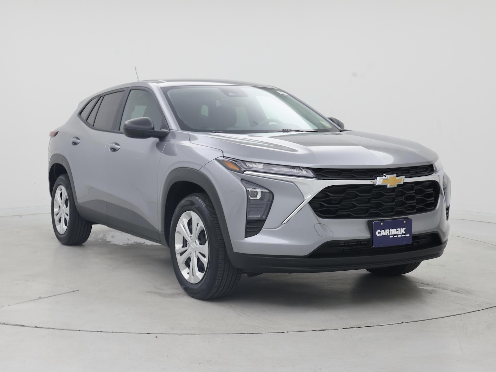 2025 Chevrolet Trax LS - Photo 2