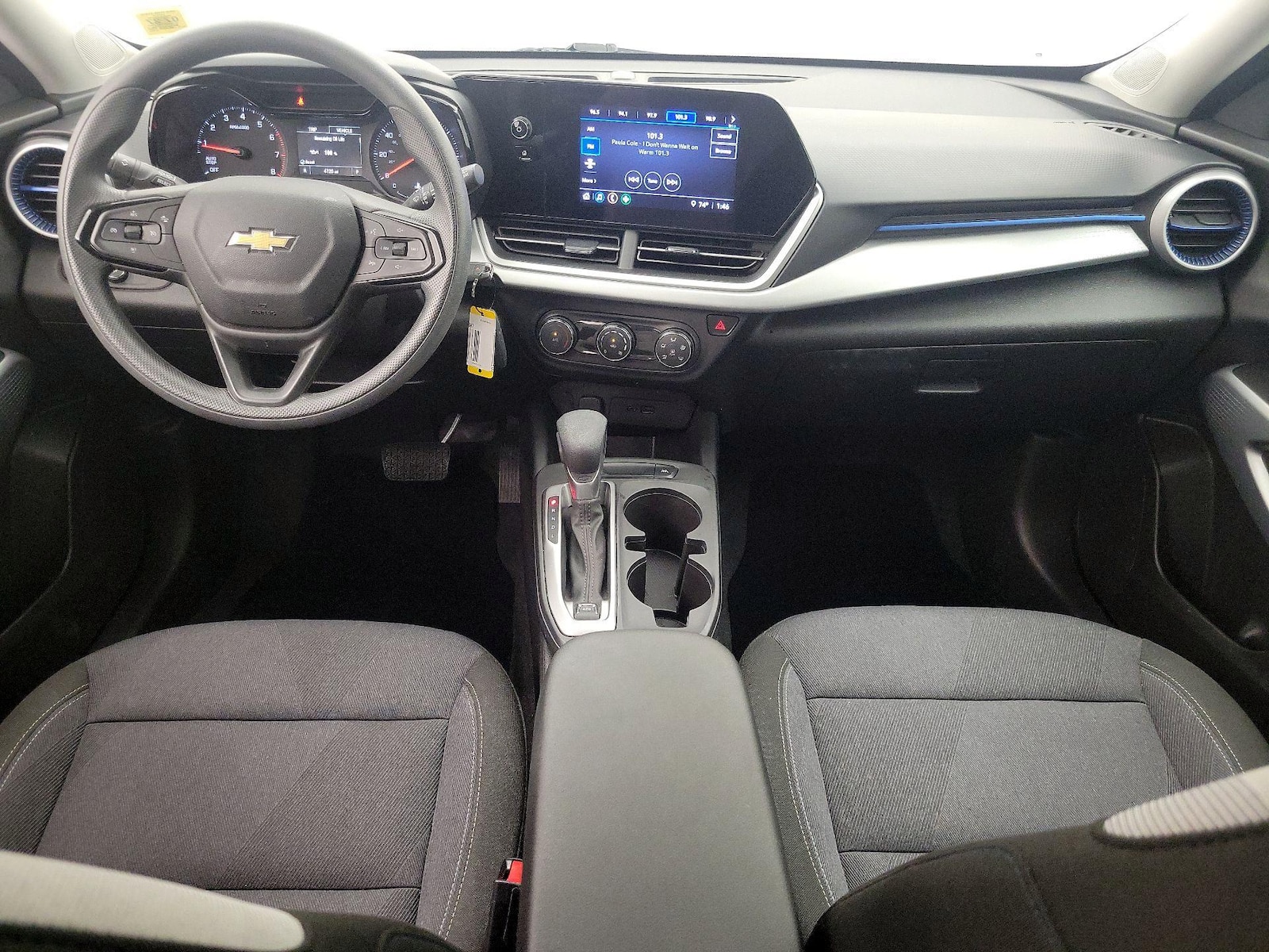 2025 Chevrolet Trax LS - Photo 10