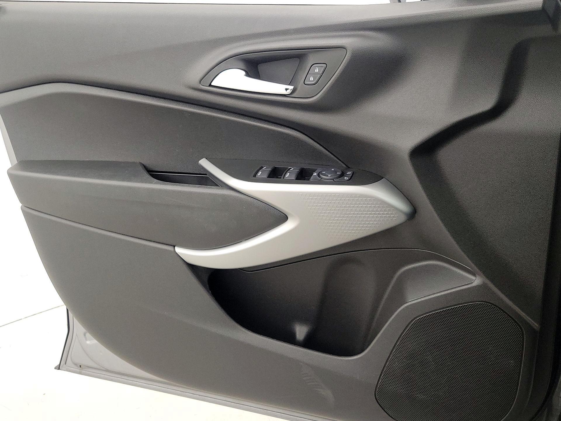 Thumbnail: 2025 Chevrolet Trax - 12
