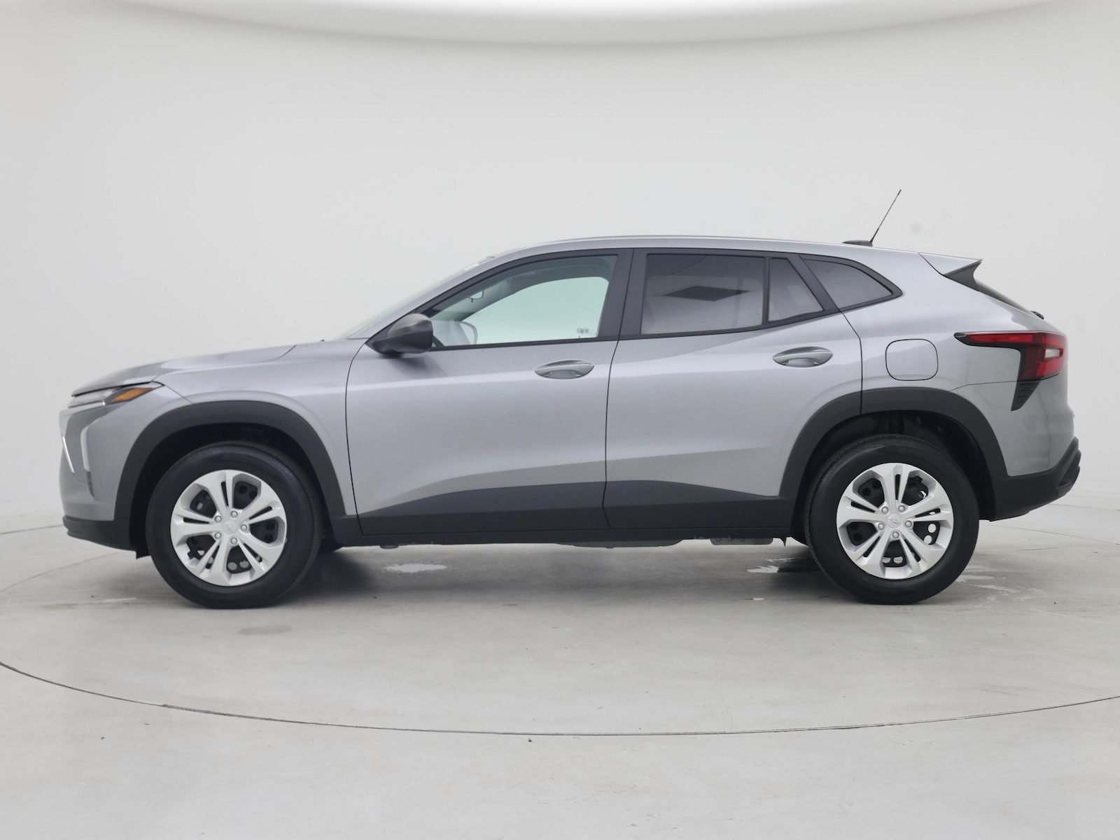 2025 Chevrolet Trax LS - Photo 4