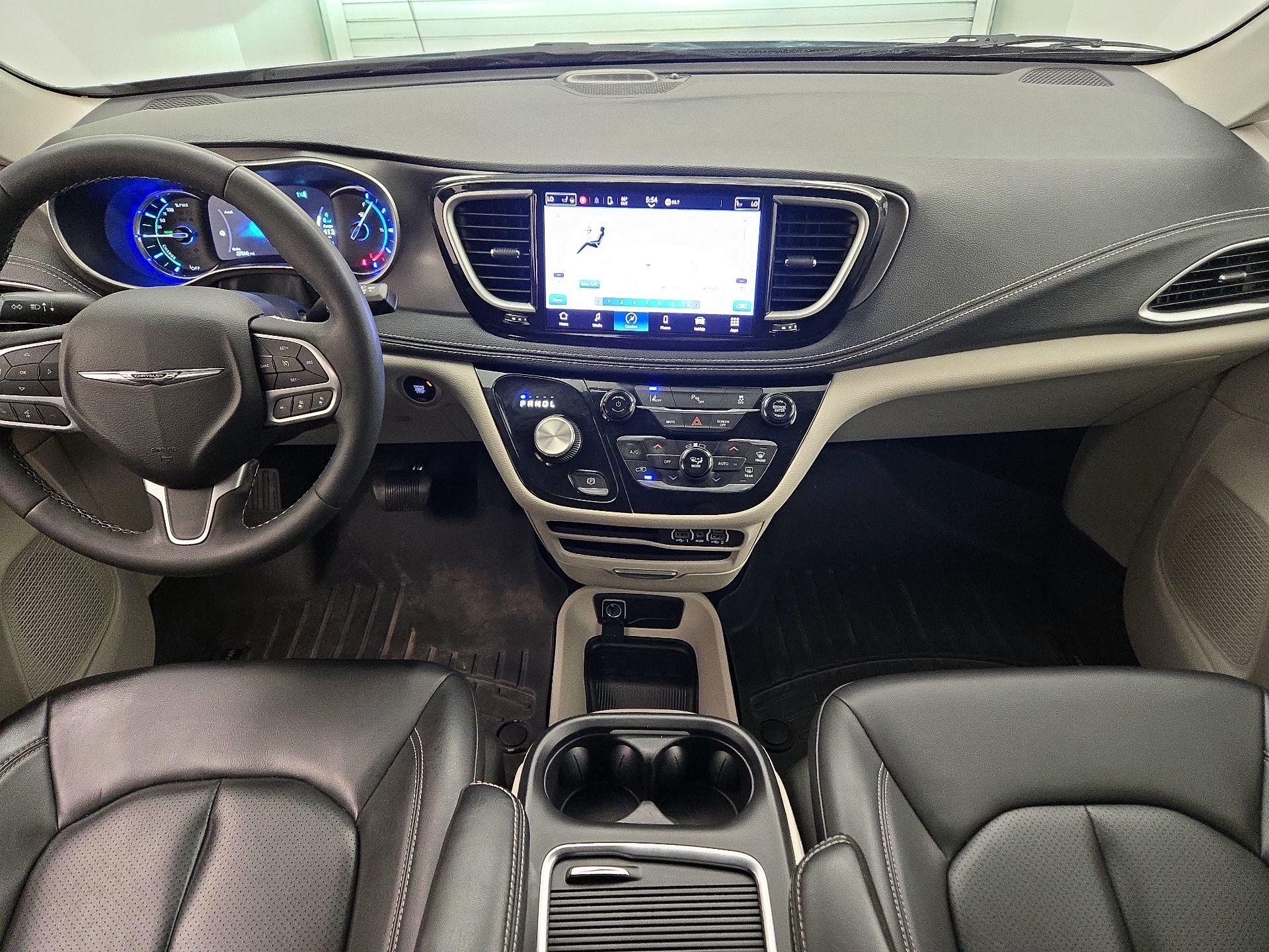 Thumbnail: 2023 Chrysler Pacifica - 9