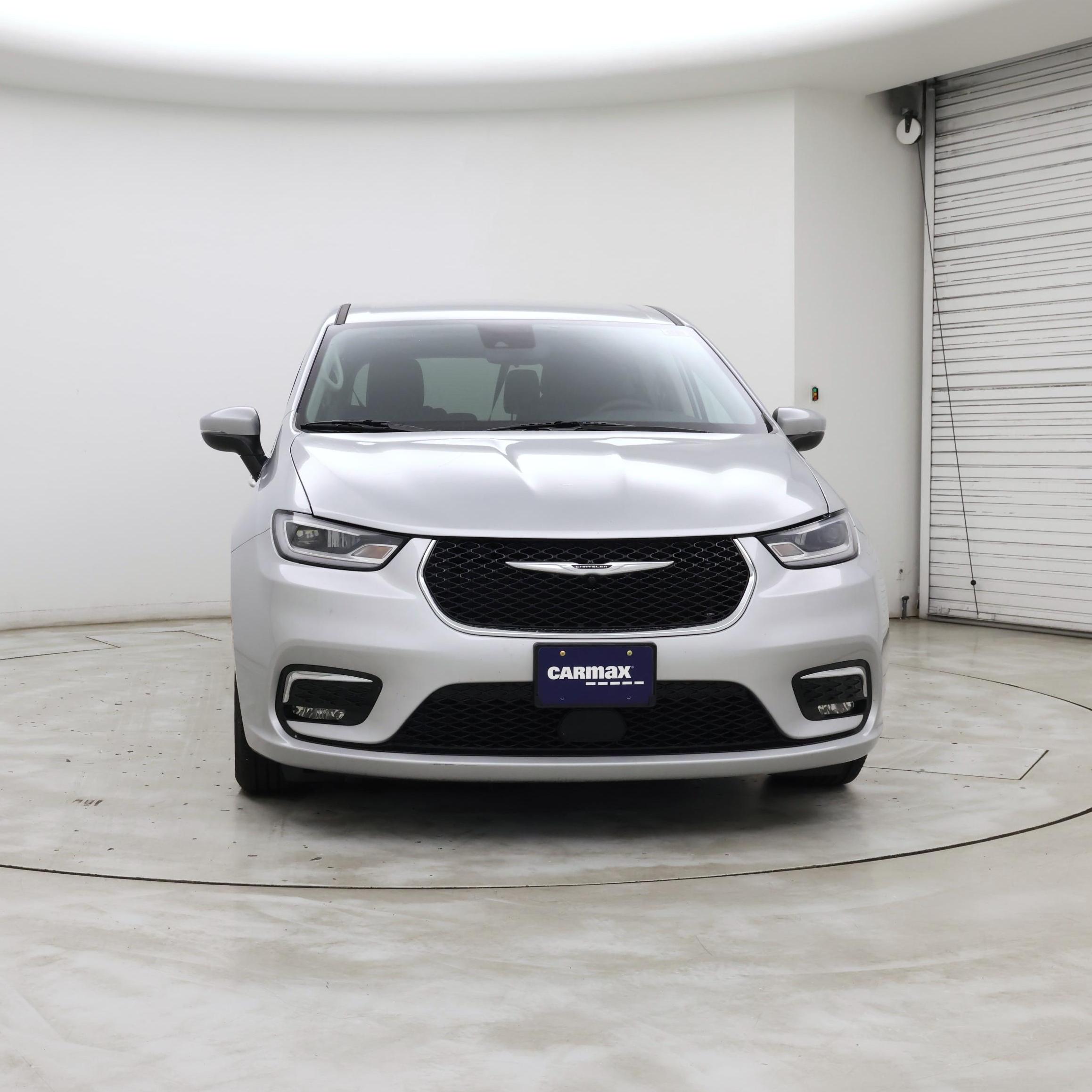 Thumbnail: 2023 Chrysler Pacifica - 5