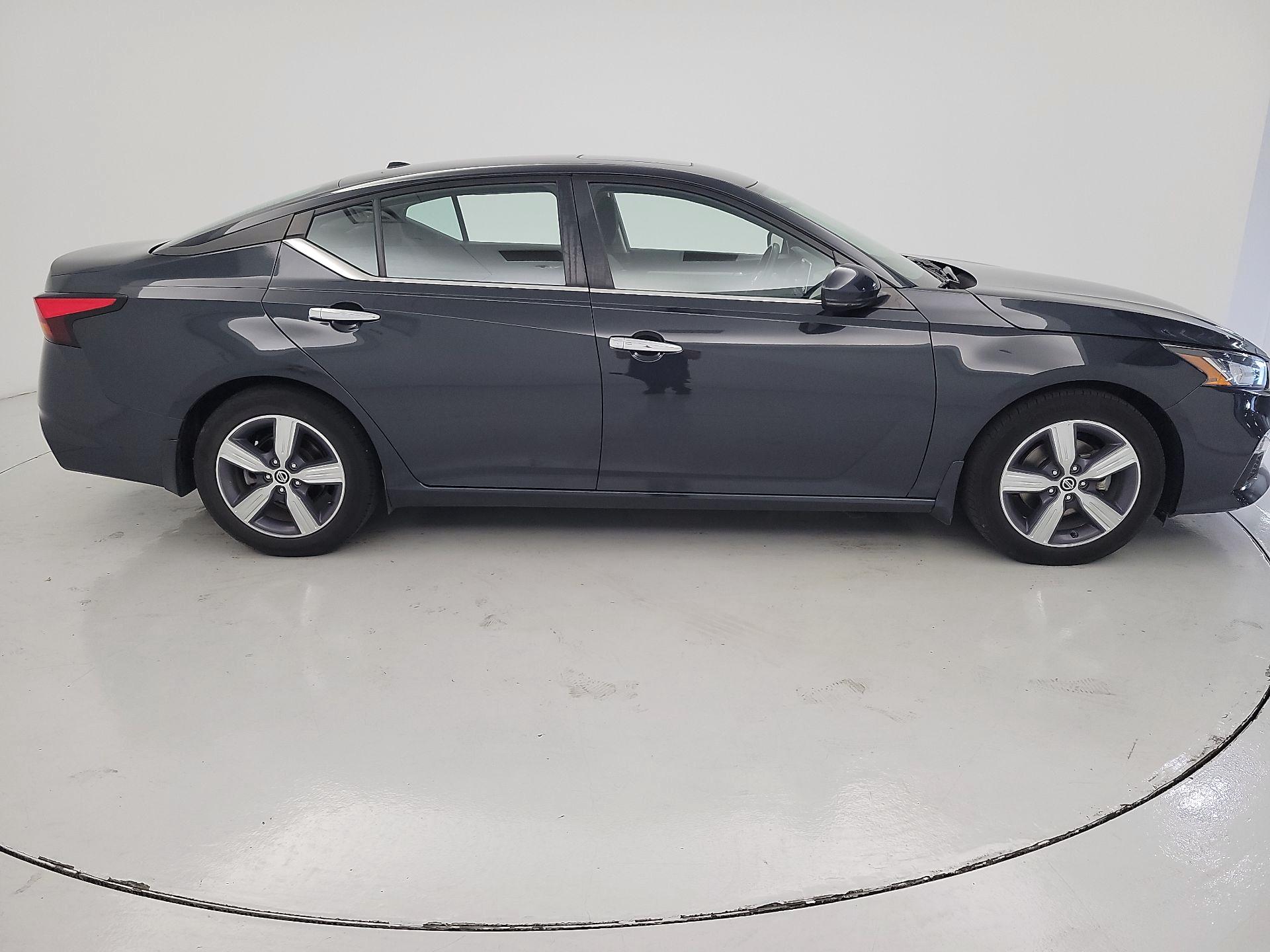 Thumbnail: 2022 Nissan Altima - 4