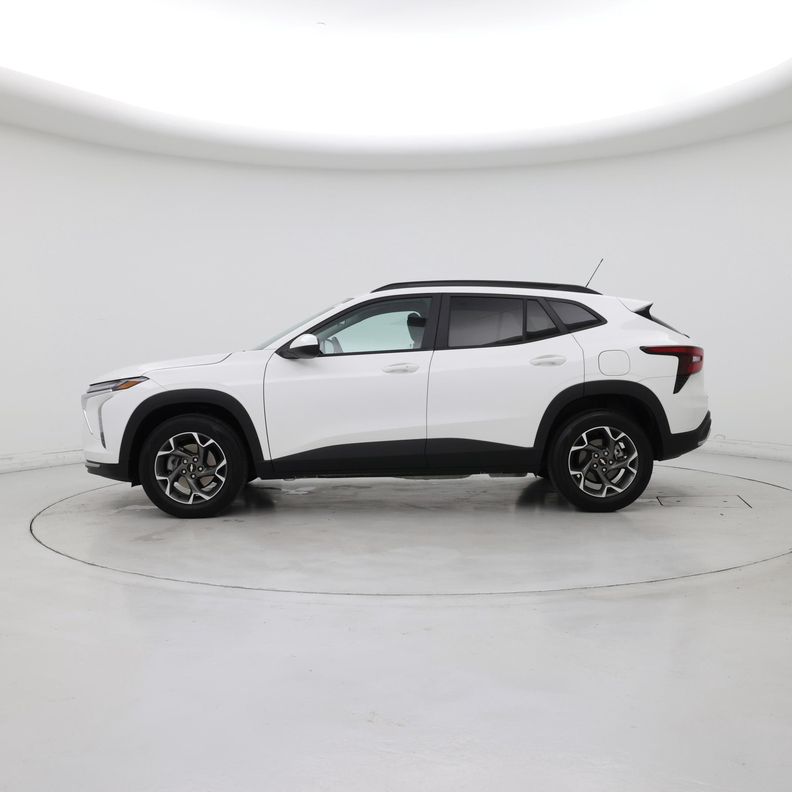Thumbnail: 2025 Chevrolet Trax - 3