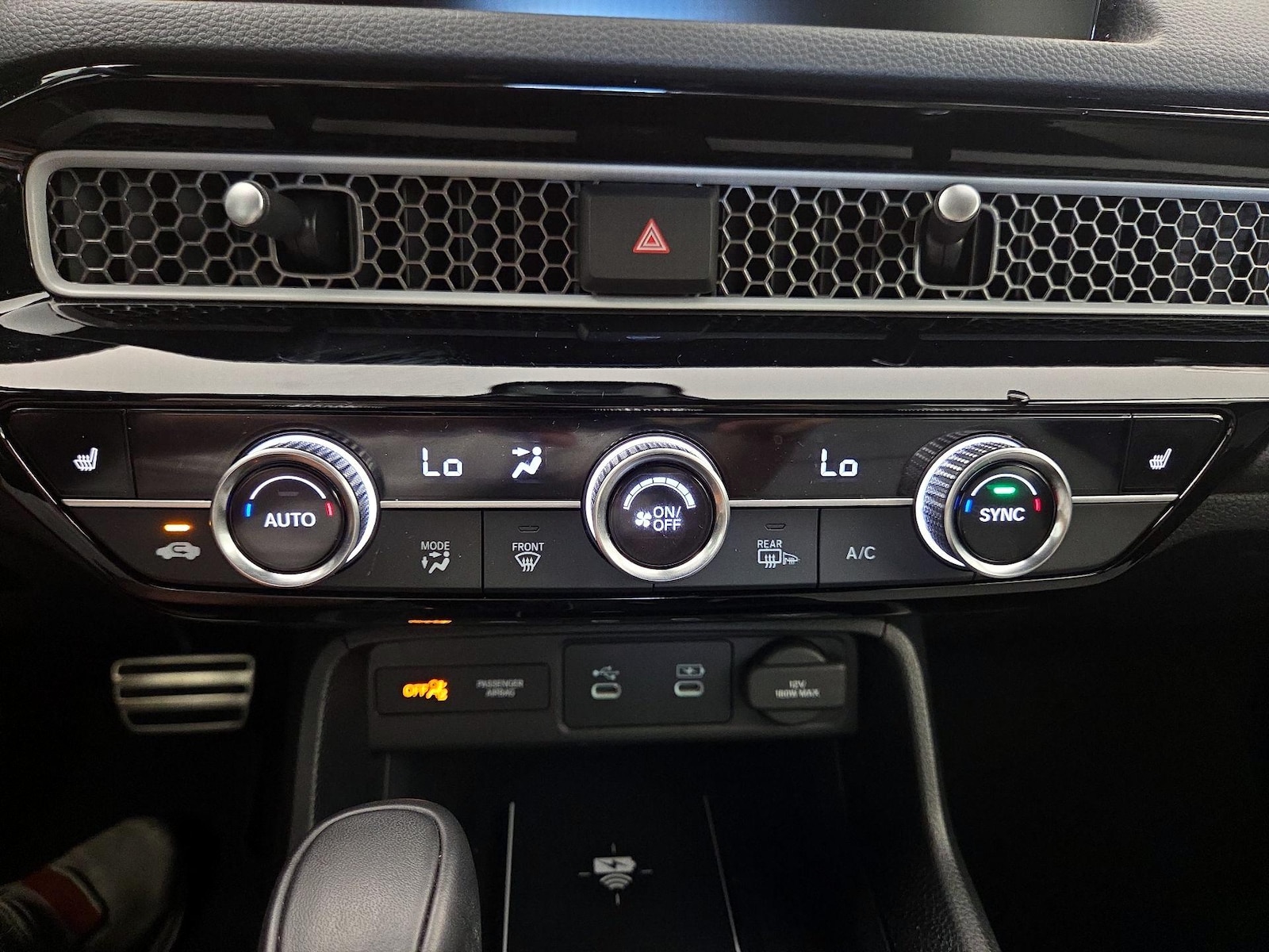 2025 Honda Civic Sport Touring - Photo 17