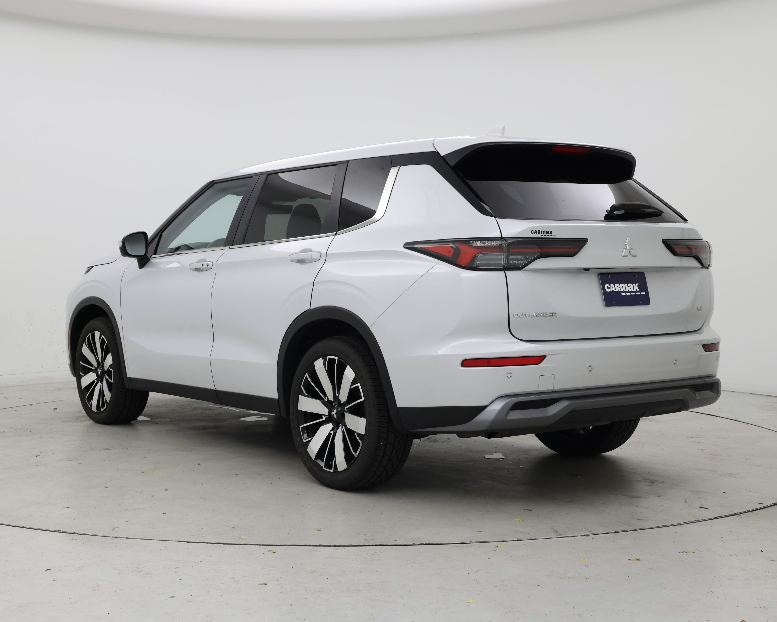 Thumbnail: 2025 Mitsubishi Outlander - 2