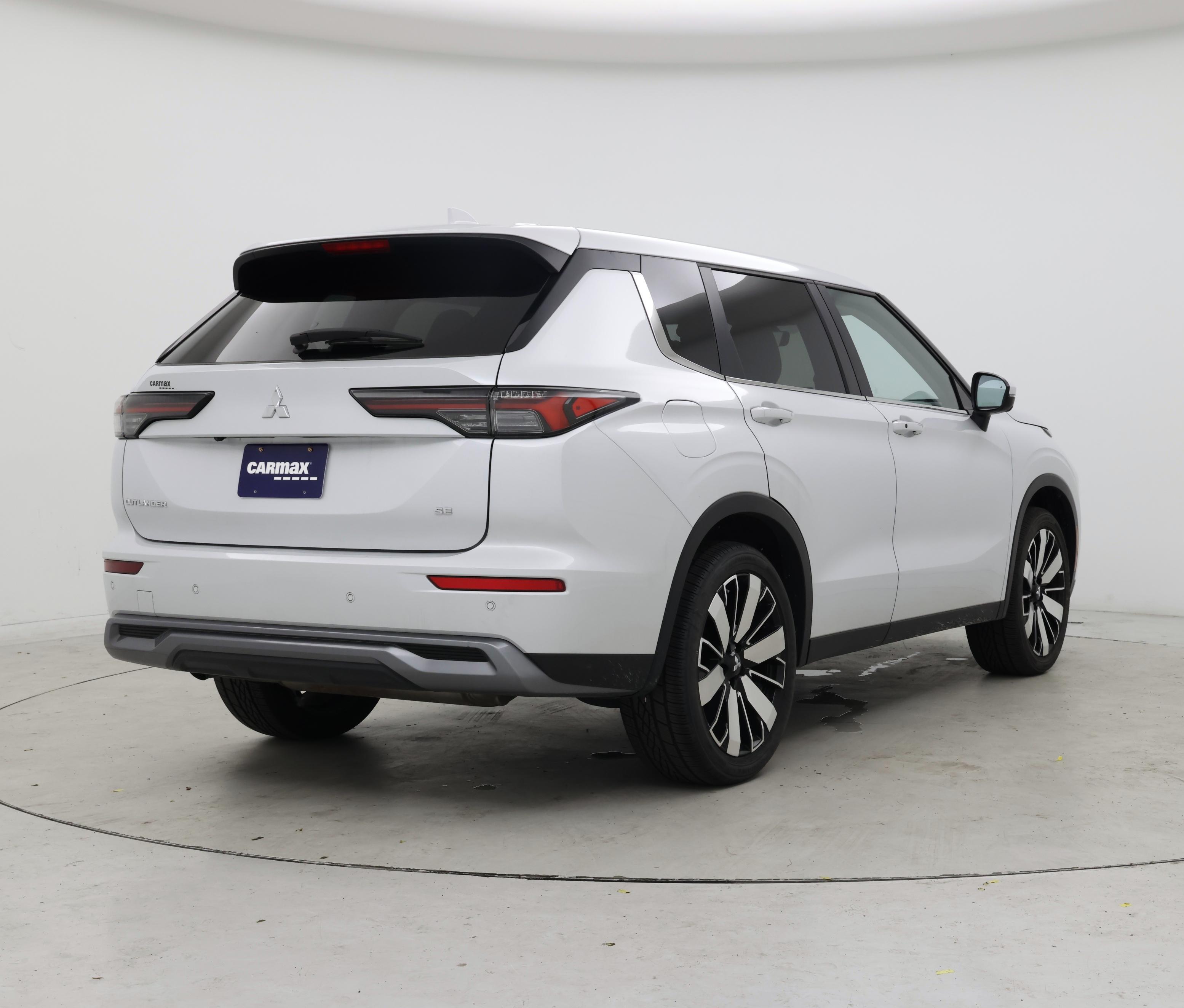 Thumbnail: 2025 Mitsubishi Outlander - 8