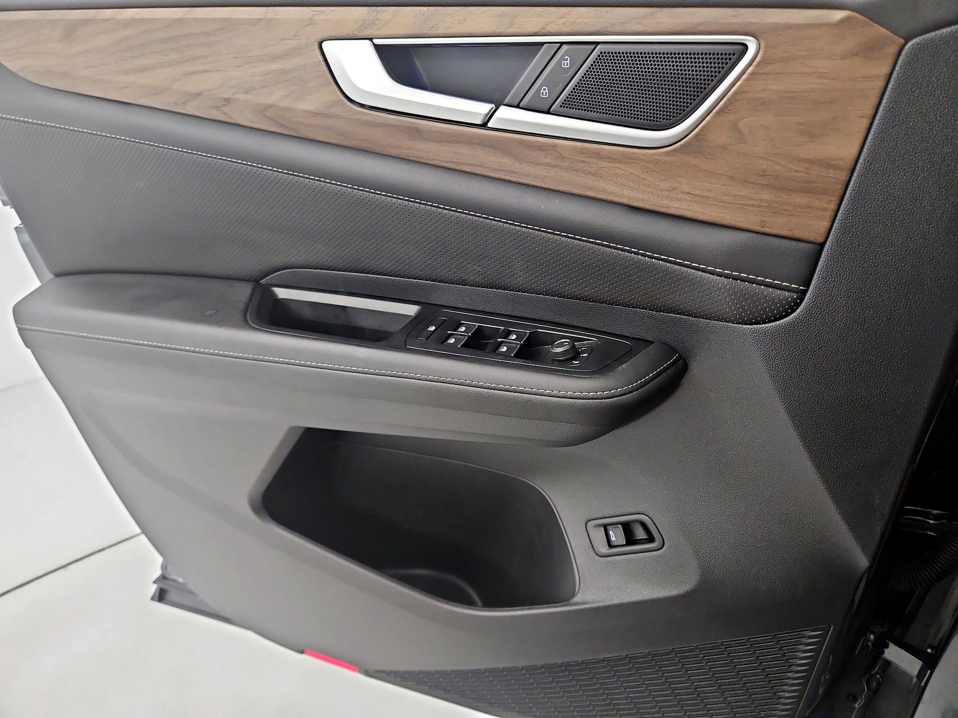 Thumbnail: 2025 Volkswagen Atlas - 12